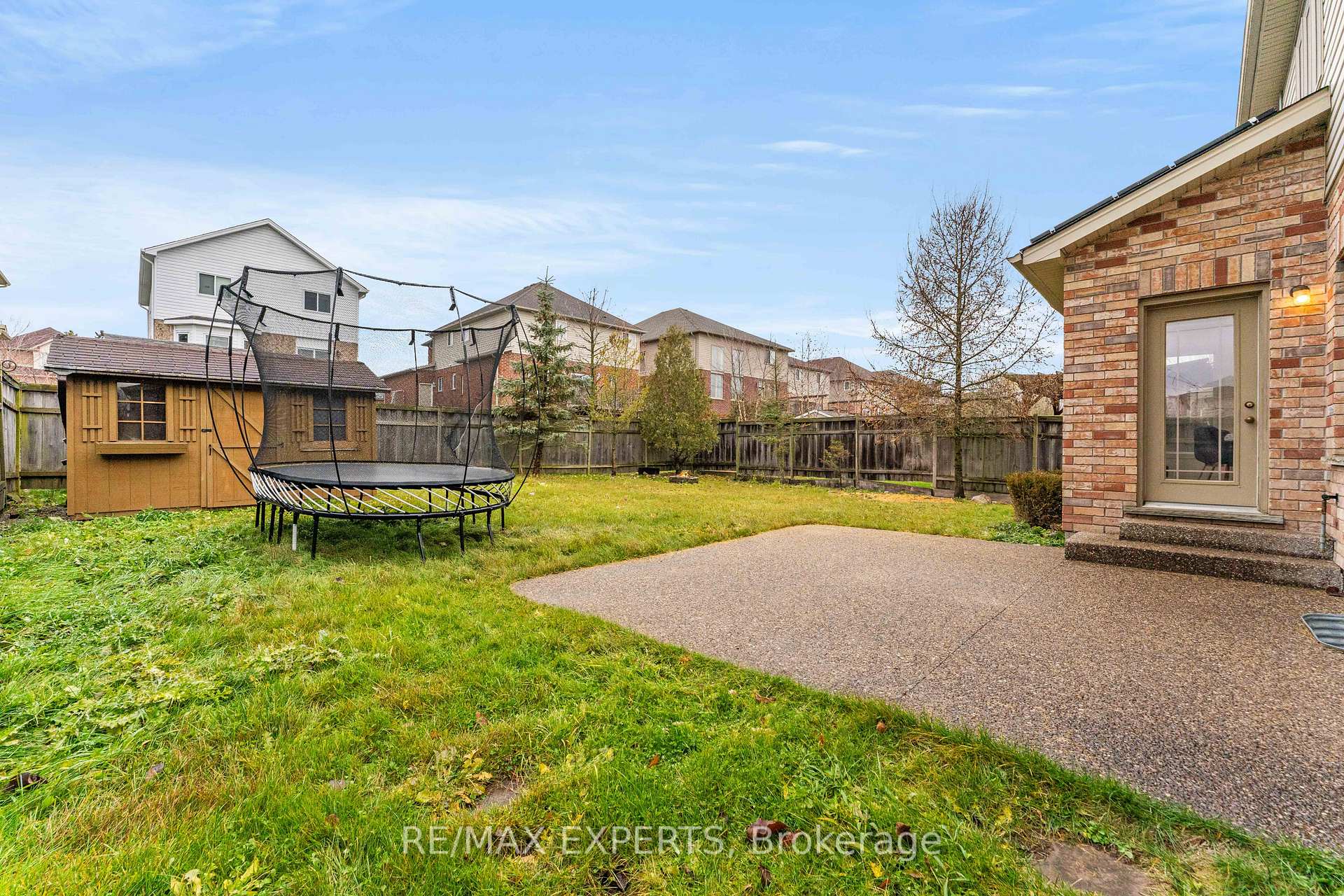 Photo 43 of 66 Schweitzer Crescent, Wellesley — HOMEH