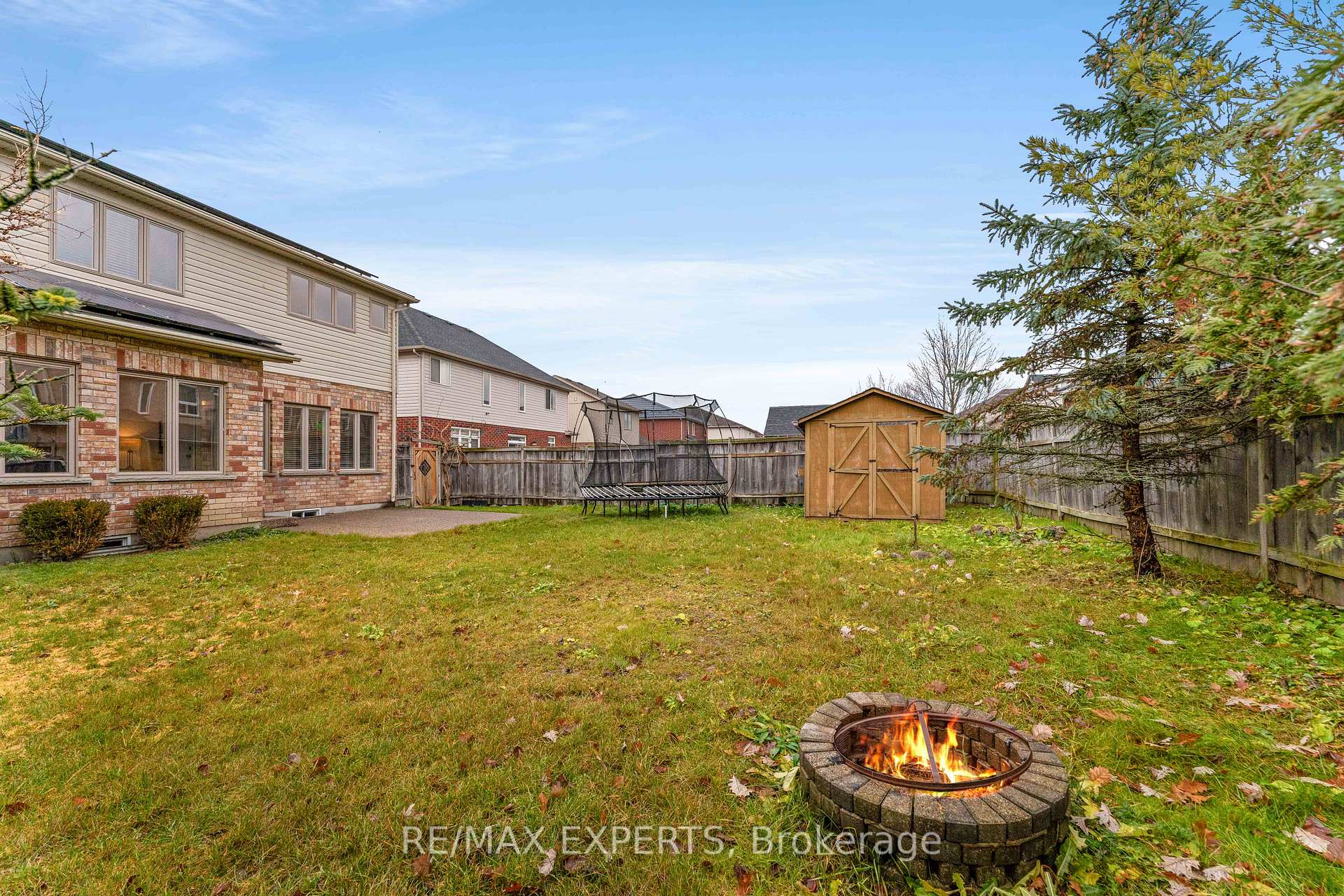 Photo 44 of 66 Schweitzer Crescent, Wellesley — HOMEH