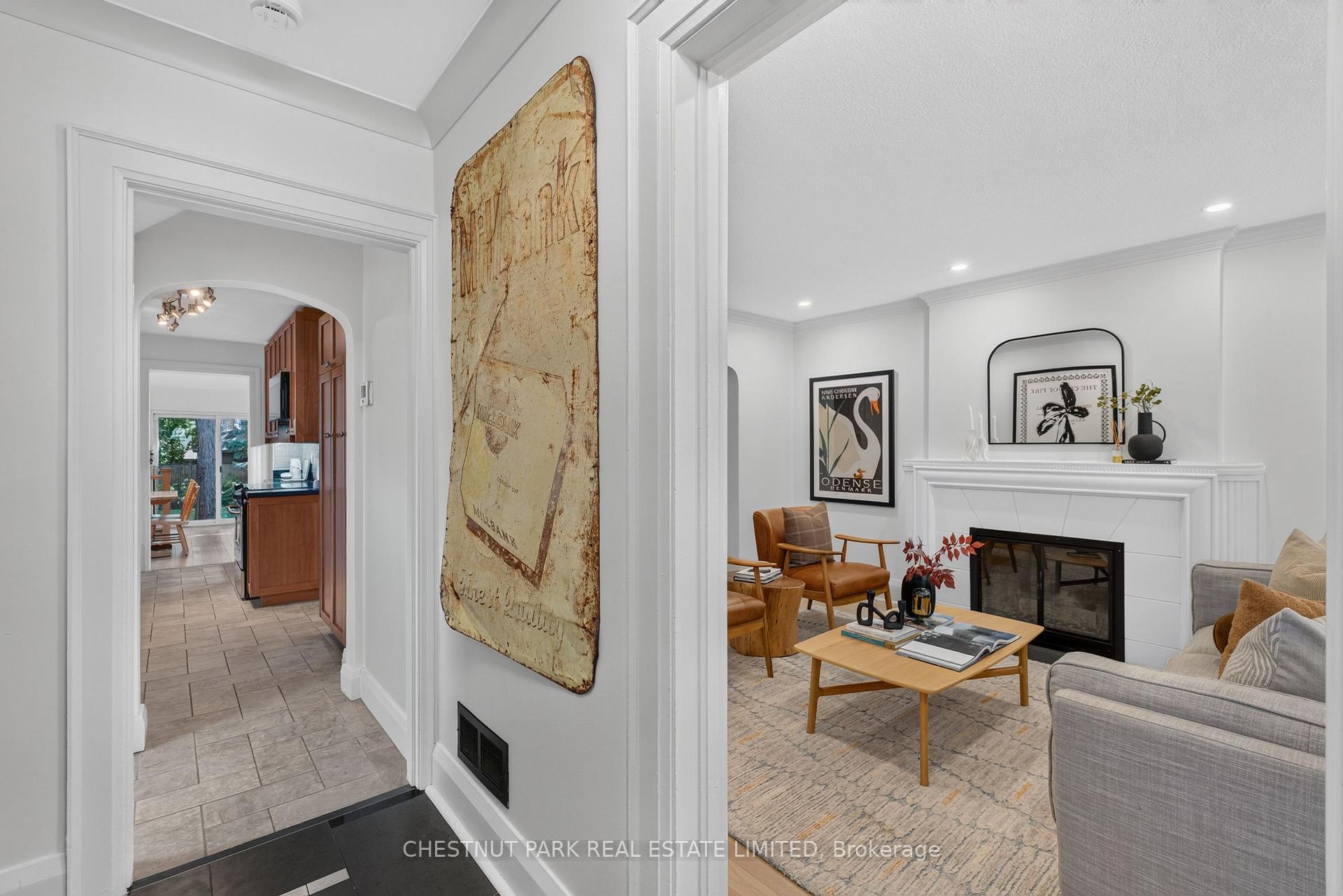 Photo 5 of 521 Sutherland Drive, Toronto, Leaside — HOMEH