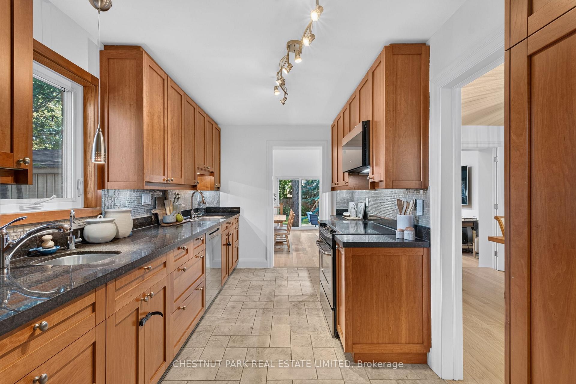 Photo 11 of 521 Sutherland Drive, Toronto, Leaside — HOMEH
