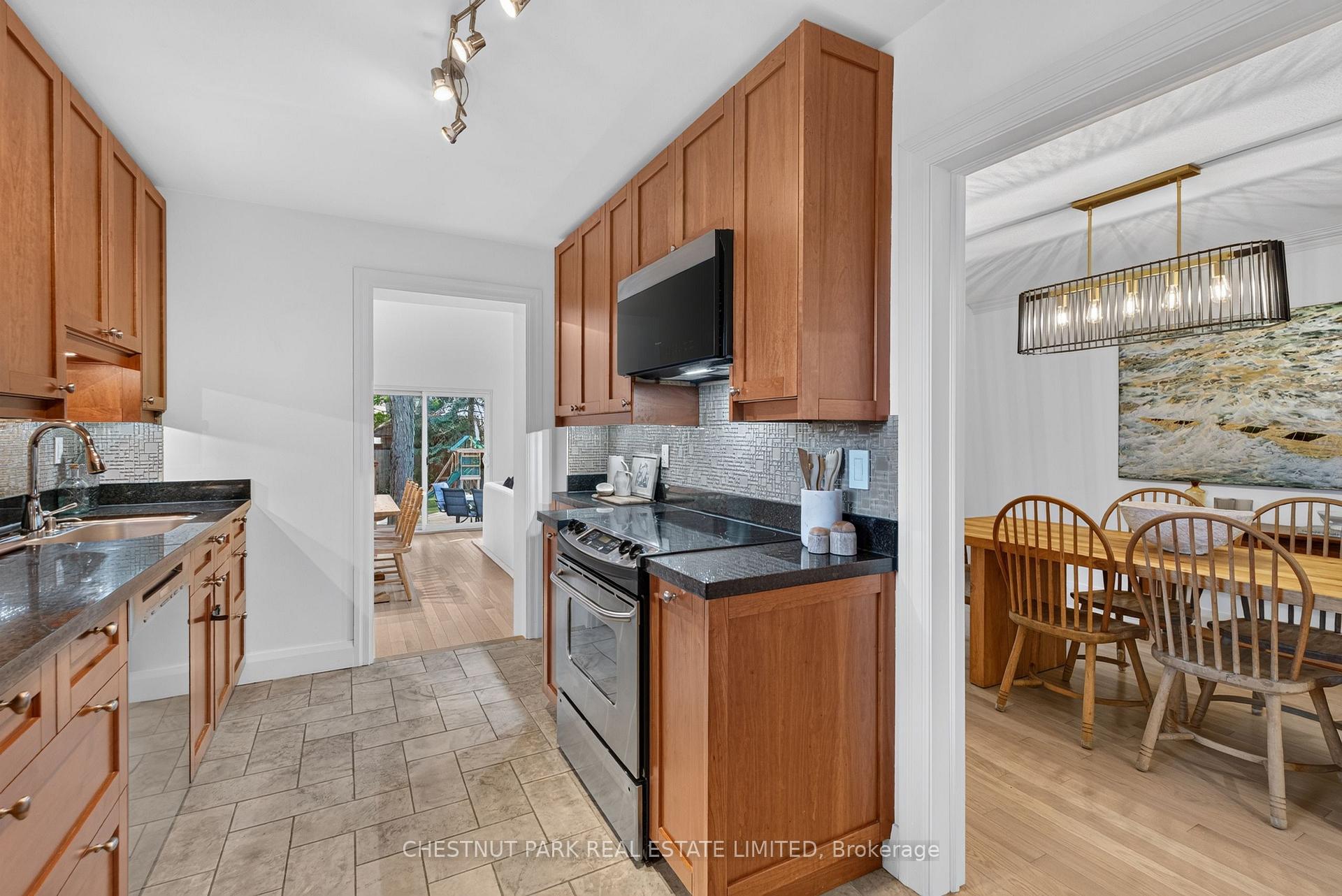 Photo 12 of 521 Sutherland Drive, Toronto, Leaside — HOMEH