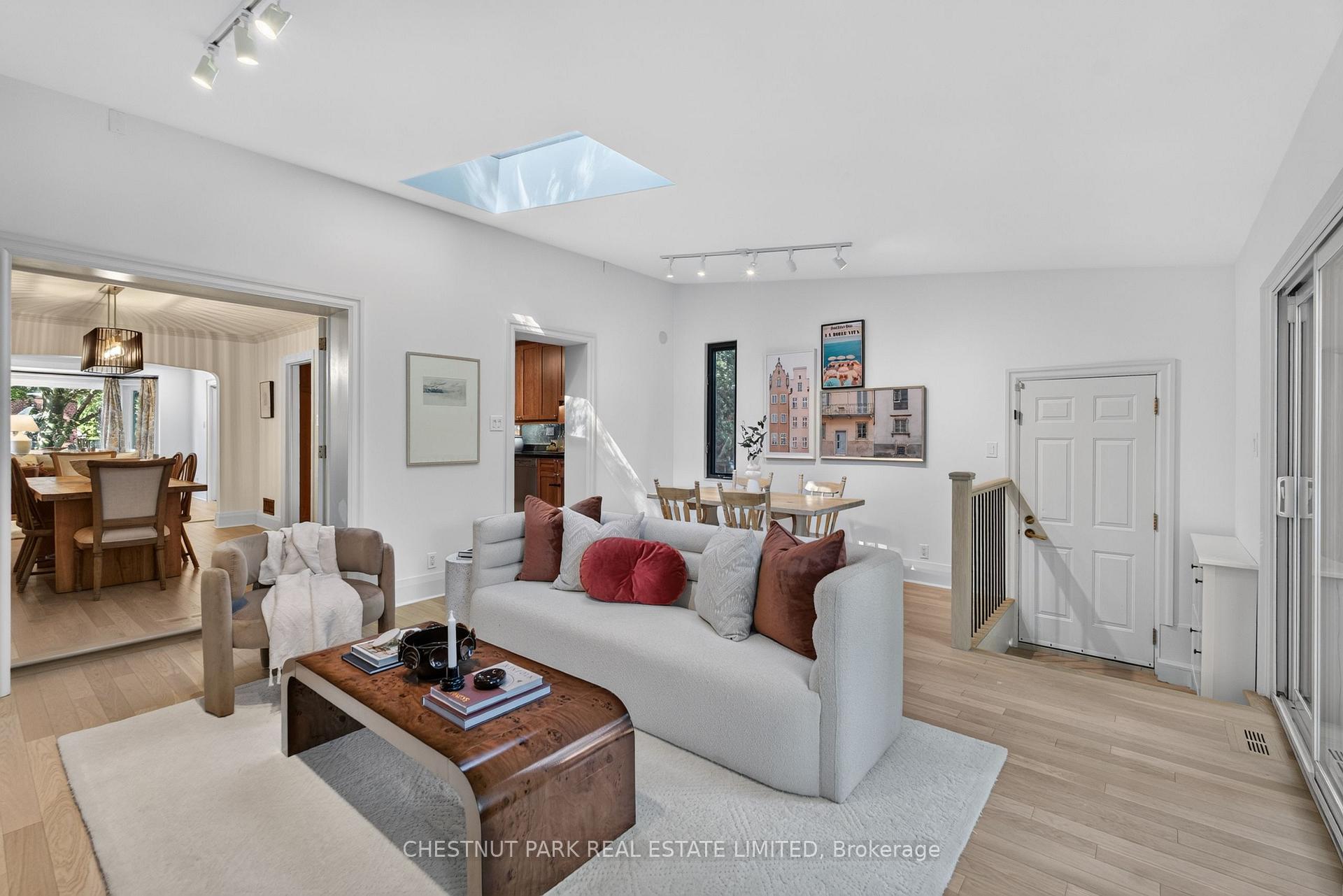 Photo 17 of 521 Sutherland Drive, Toronto, Leaside — HOMEH