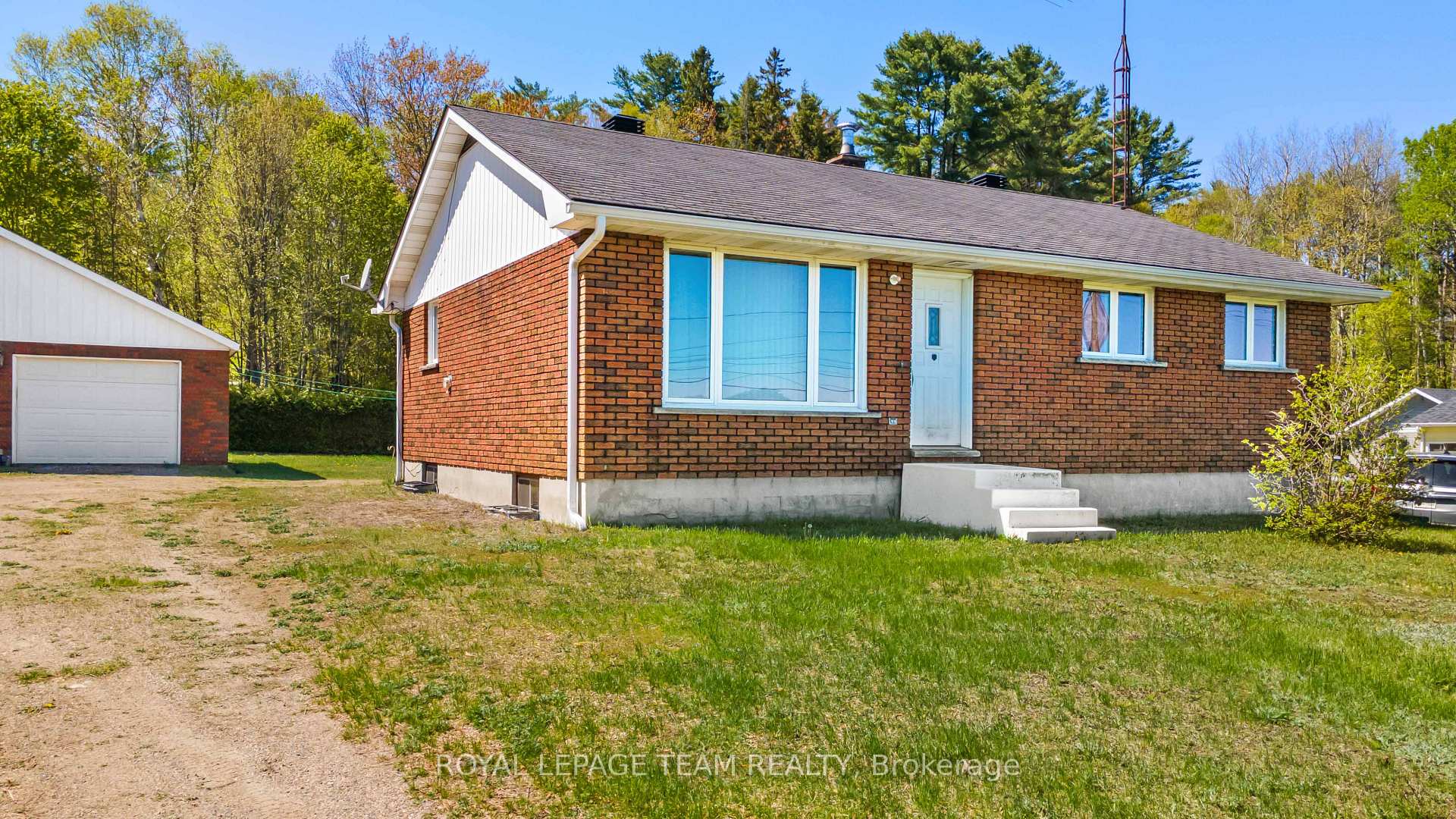 Photo 2 of 286 Siberia Road, Madawaska Valley, Madawaska Valley — HOMEH