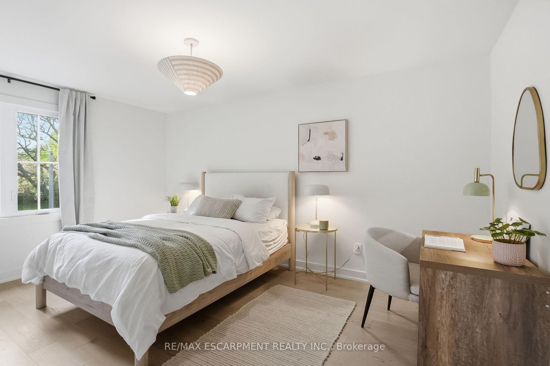 Photo 19 of 345 Rankin Drive, Burlington, Roseland — HOMEH