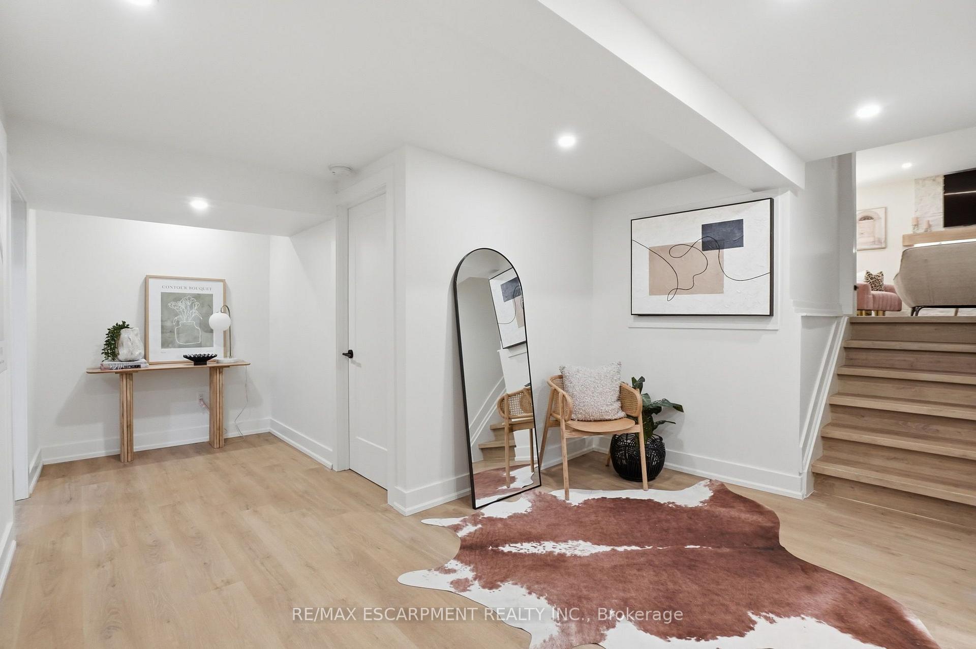 Photo 37 of 345 Rankin Drive, Burlington, Roseland — HOMEH