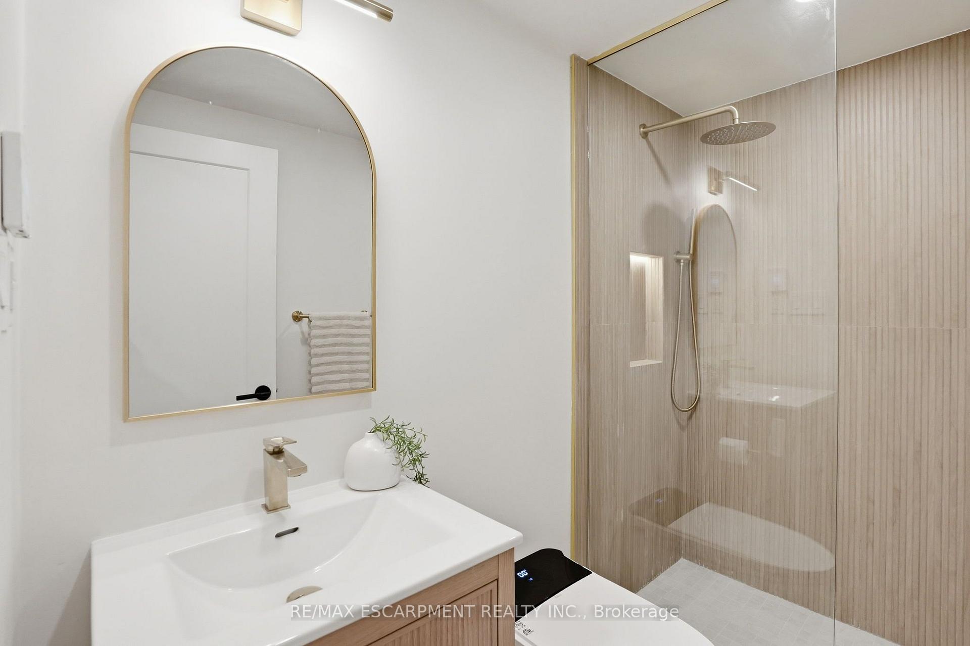 Photo 40 of 345 Rankin Drive, Burlington, Roseland — HOMEH