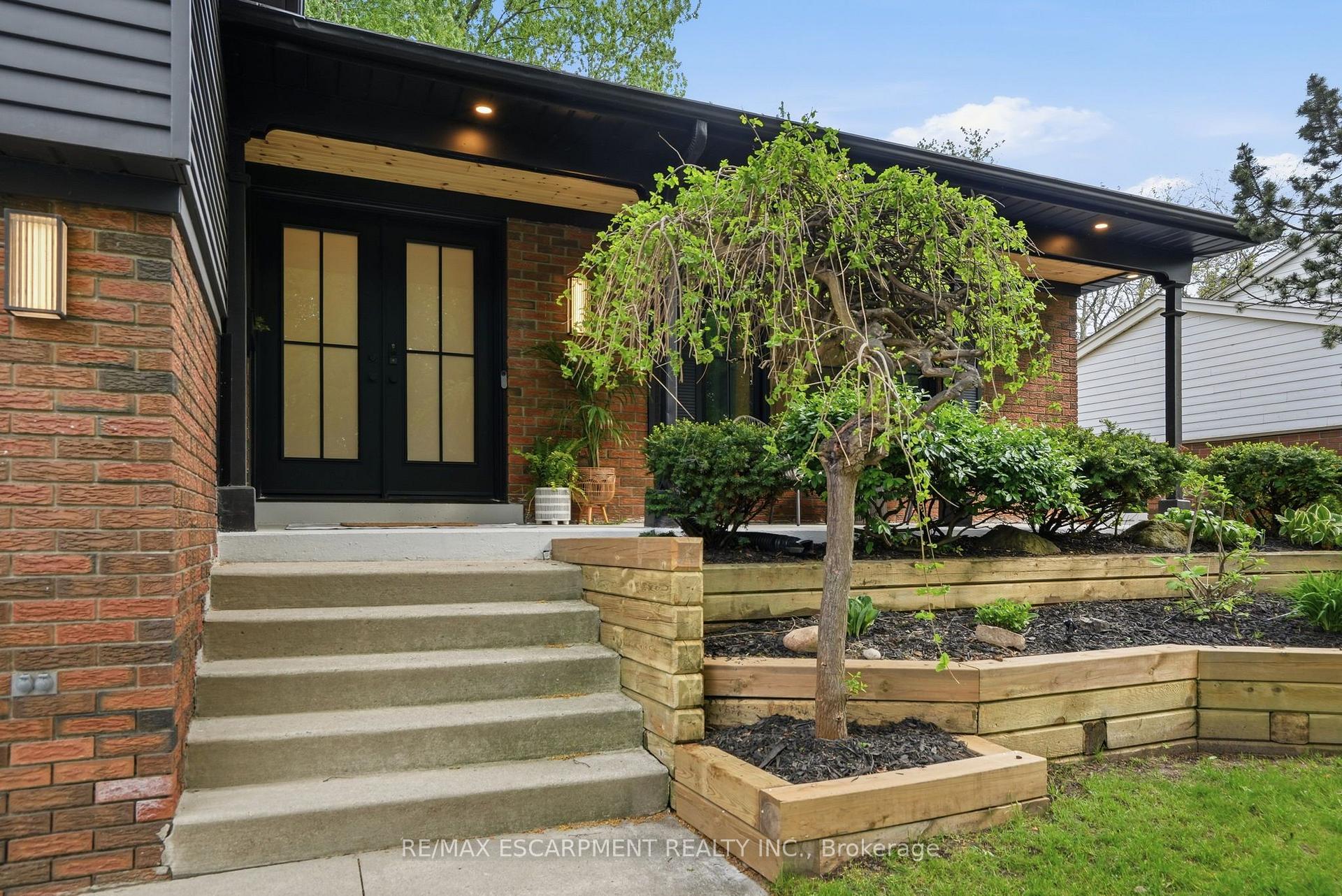 Photo 45 of 345 Rankin Drive, Burlington, Roseland — HOMEH