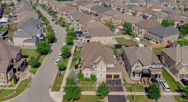 Photo 4 of 37 Degrey Drive, Brampton, Bram East — HOMEH