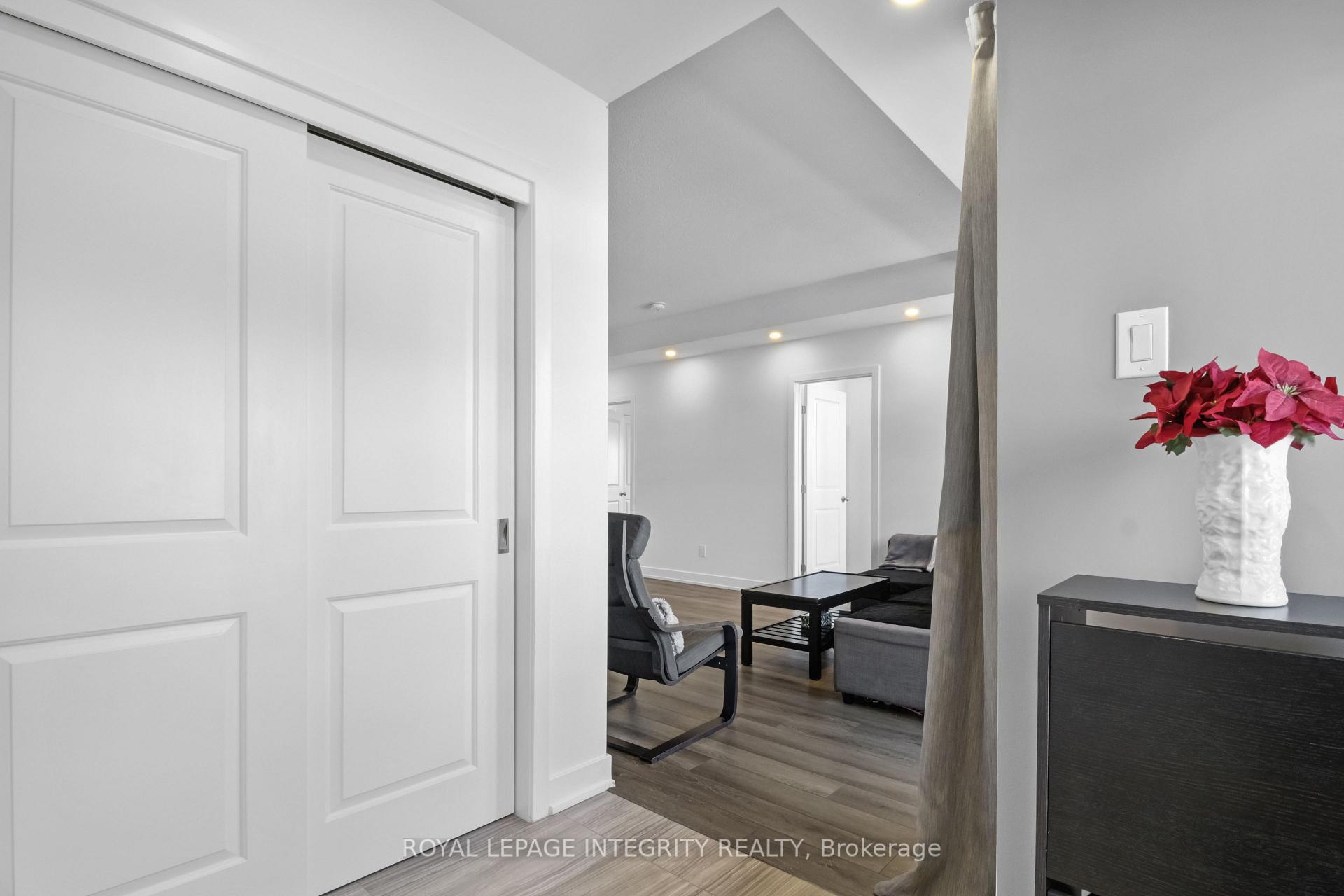 Photo 5 of Unit Unit # H, 55 Overberg Way, Ottawa, Kanata - Emerald Meadows/Trailwest — HOMEH