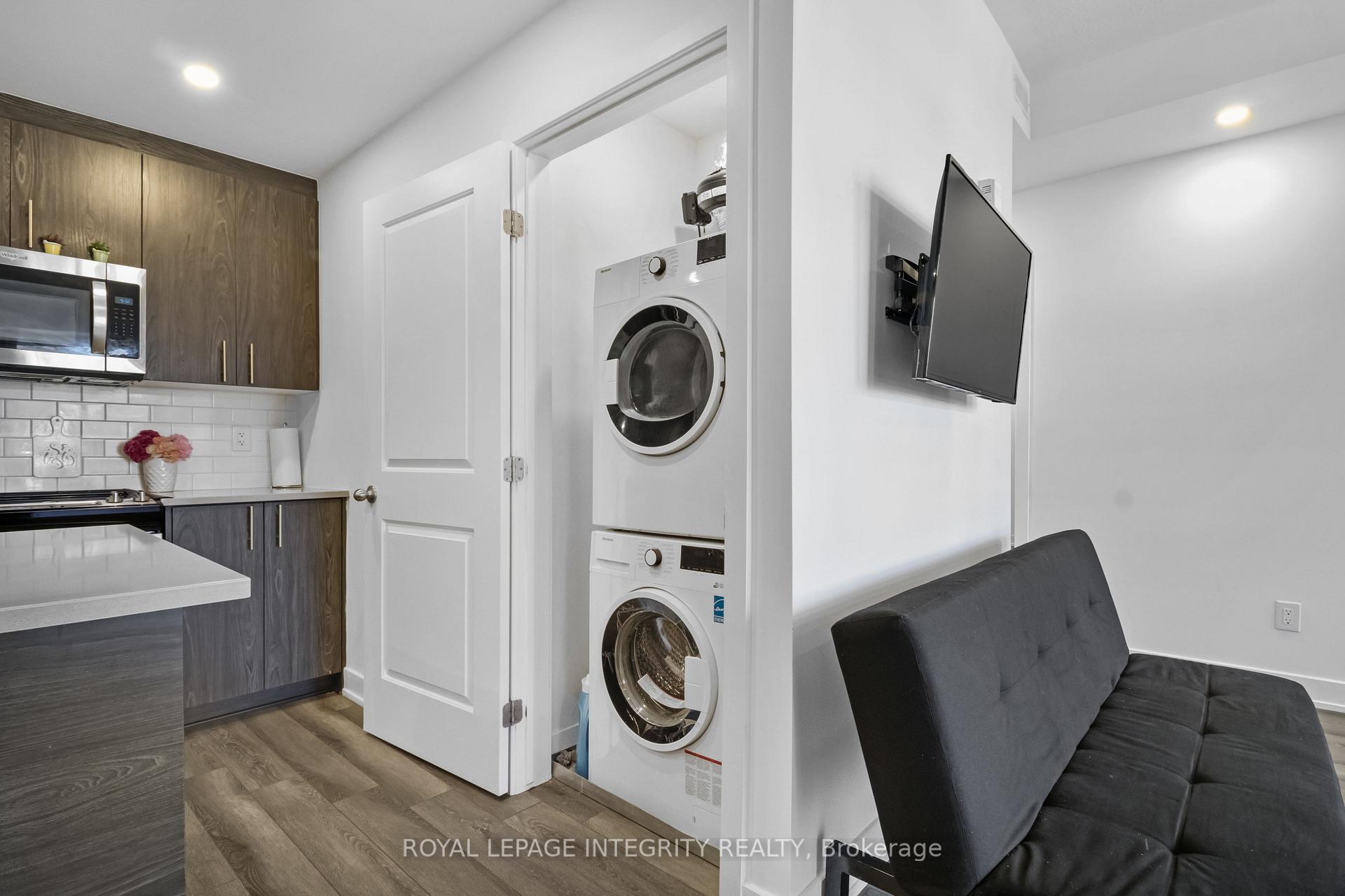 Photo 15 of Unit Unit # H, 55 Overberg Way, Ottawa, Kanata - Emerald Meadows/Trailwest — HOMEH