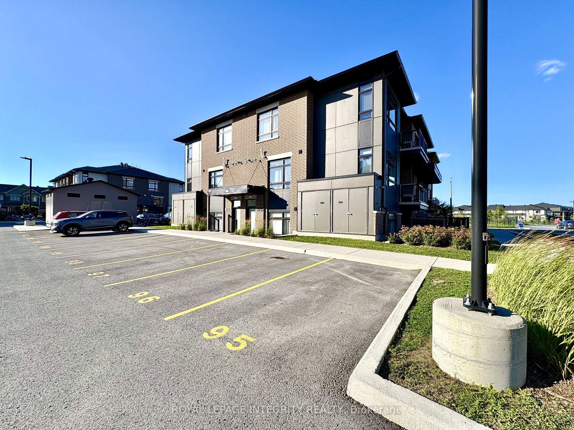 Photo 22 of Unit Unit # H, 55 Overberg Way, Ottawa, Kanata - Emerald Meadows/Trailwest — HOMEH