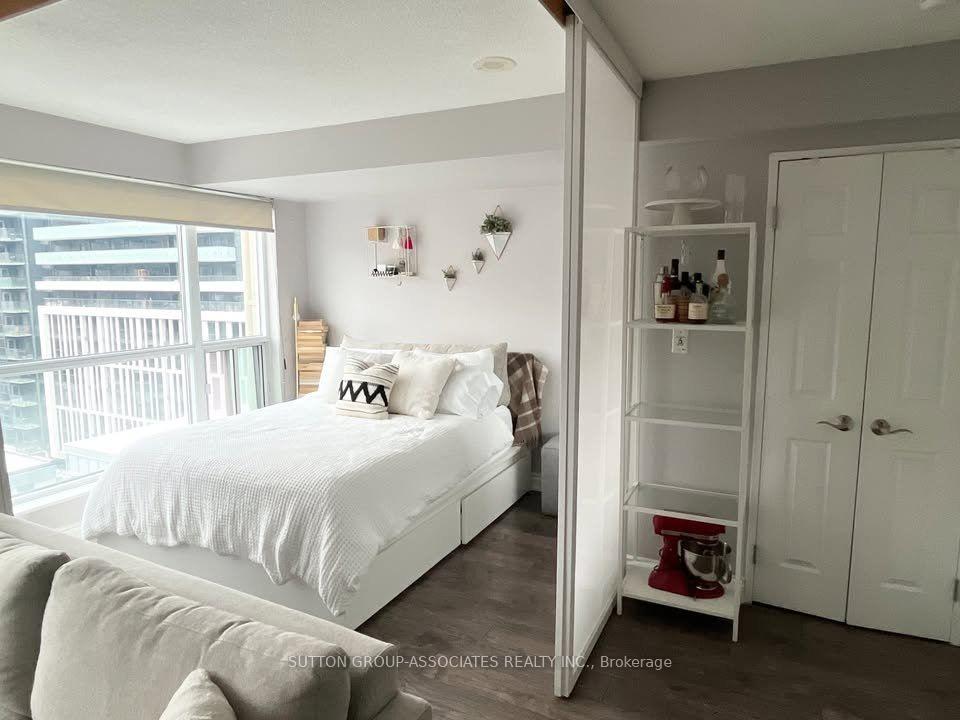 Photo 6 of Unit 920, 230 King Street E, Toronto, Moss Park — HOMEH