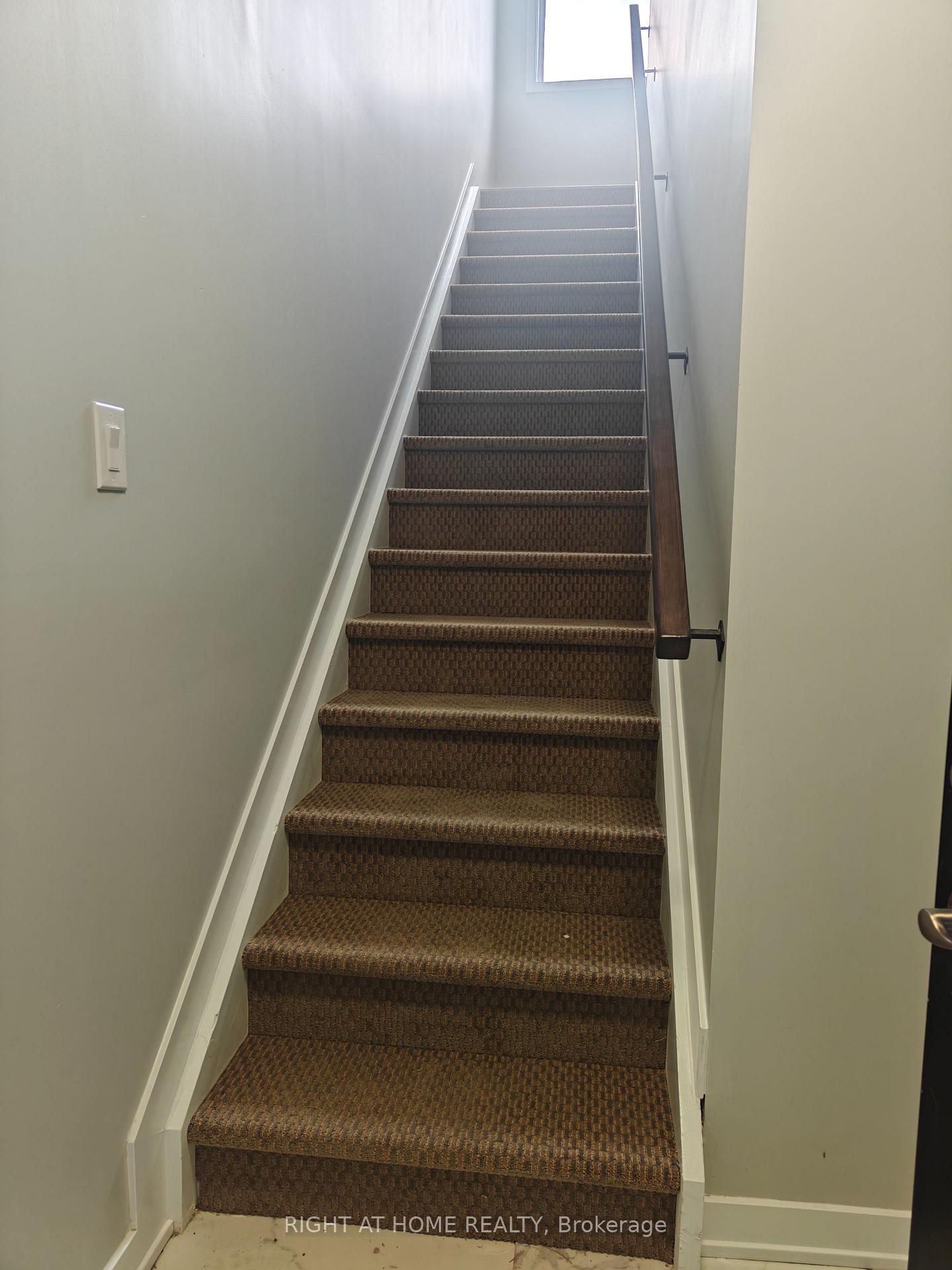 Photo 2 of Unit C, 1332 Thames Street, Ottawa, Carlington — HOMEH