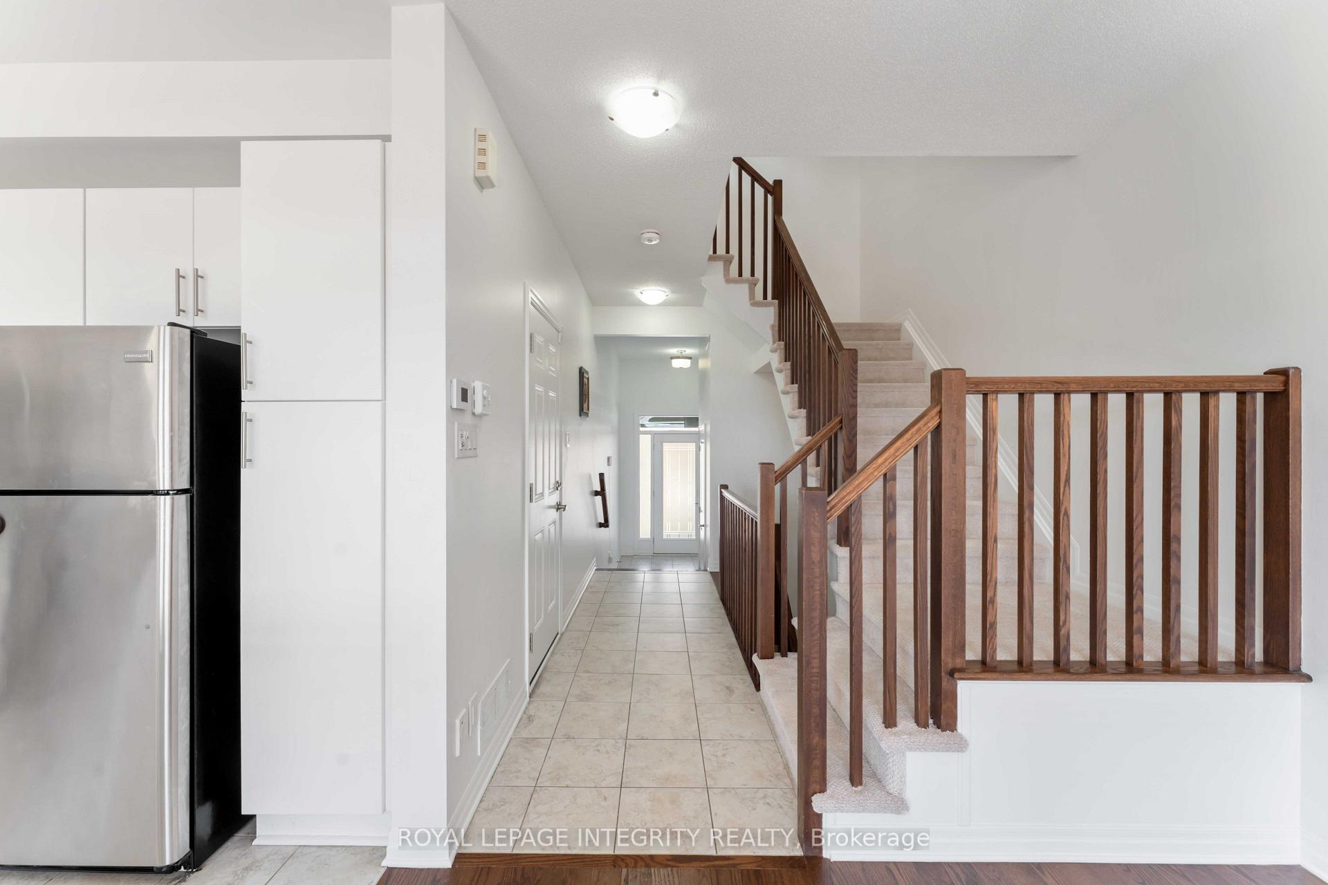 Photo 3 of 521 Rioja Street, Ottawa, Kanata - Emerald Meadows/Trailwest — HOMEH