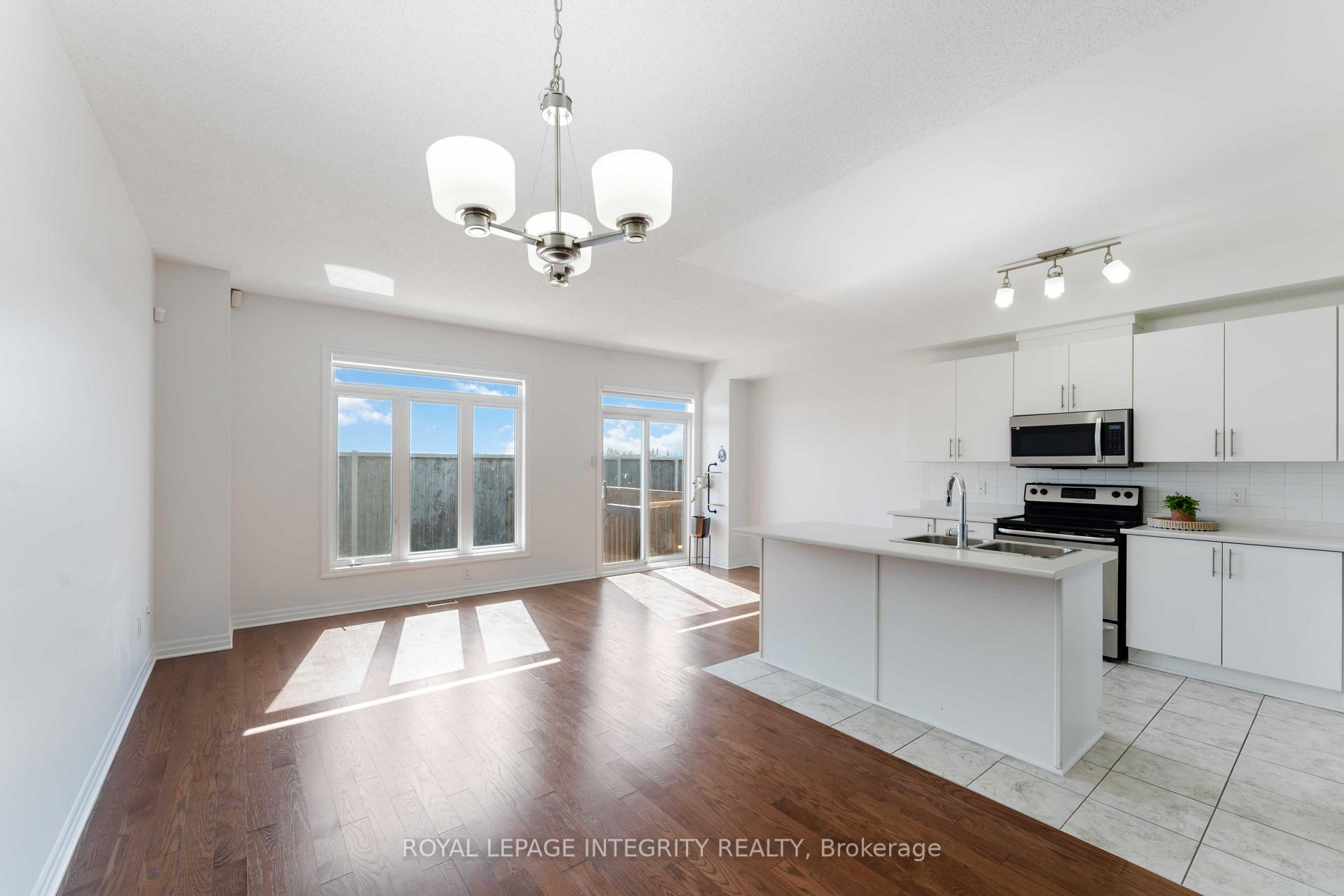 Photo 4 of 521 Rioja Street, Ottawa, Kanata - Emerald Meadows/Trailwest — HOMEH