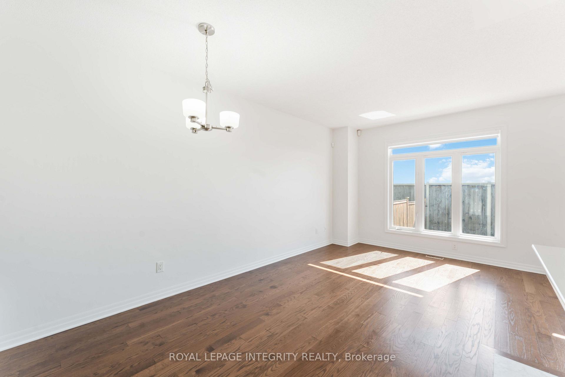 Photo 8 of 521 Rioja Street, Ottawa, Kanata - Emerald Meadows/Trailwest — HOMEH