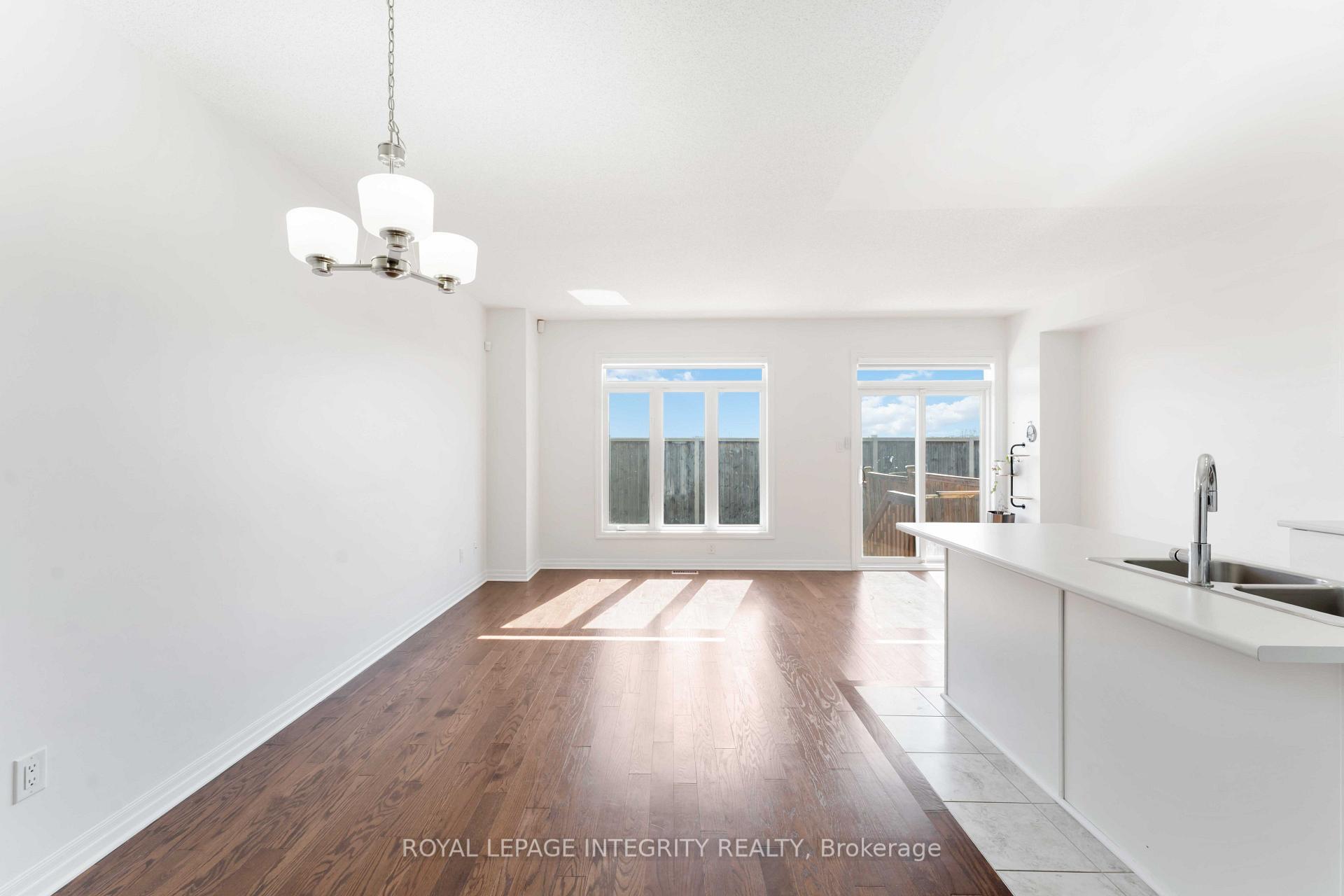 Photo 9 of 521 Rioja Street, Ottawa, Kanata - Emerald Meadows/Trailwest — HOMEH