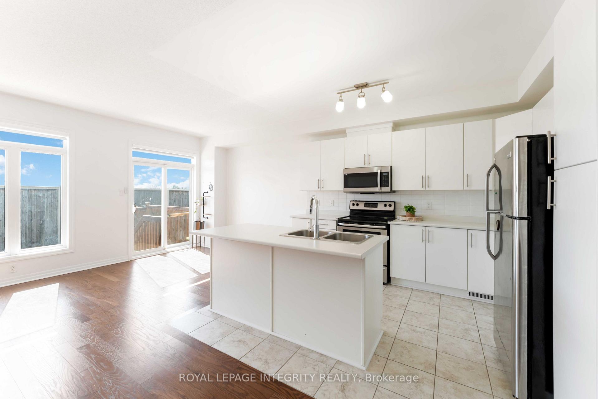 Photo 10 of 521 Rioja Street, Ottawa, Kanata - Emerald Meadows/Trailwest — HOMEH