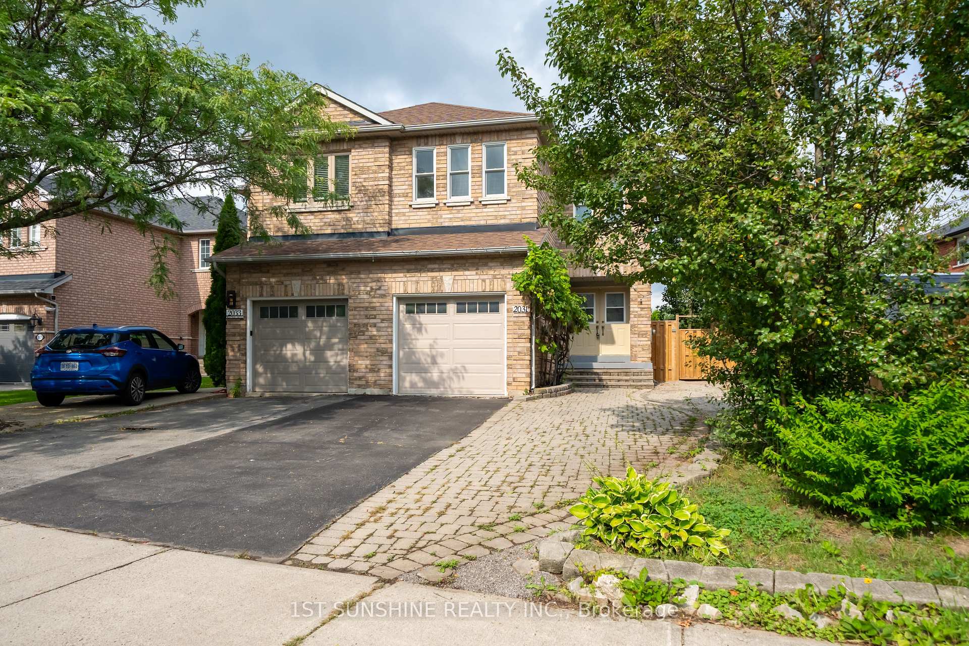Photo 3 of 2031 Westree Drive, Oakville, West Oak Trails — HOMEH