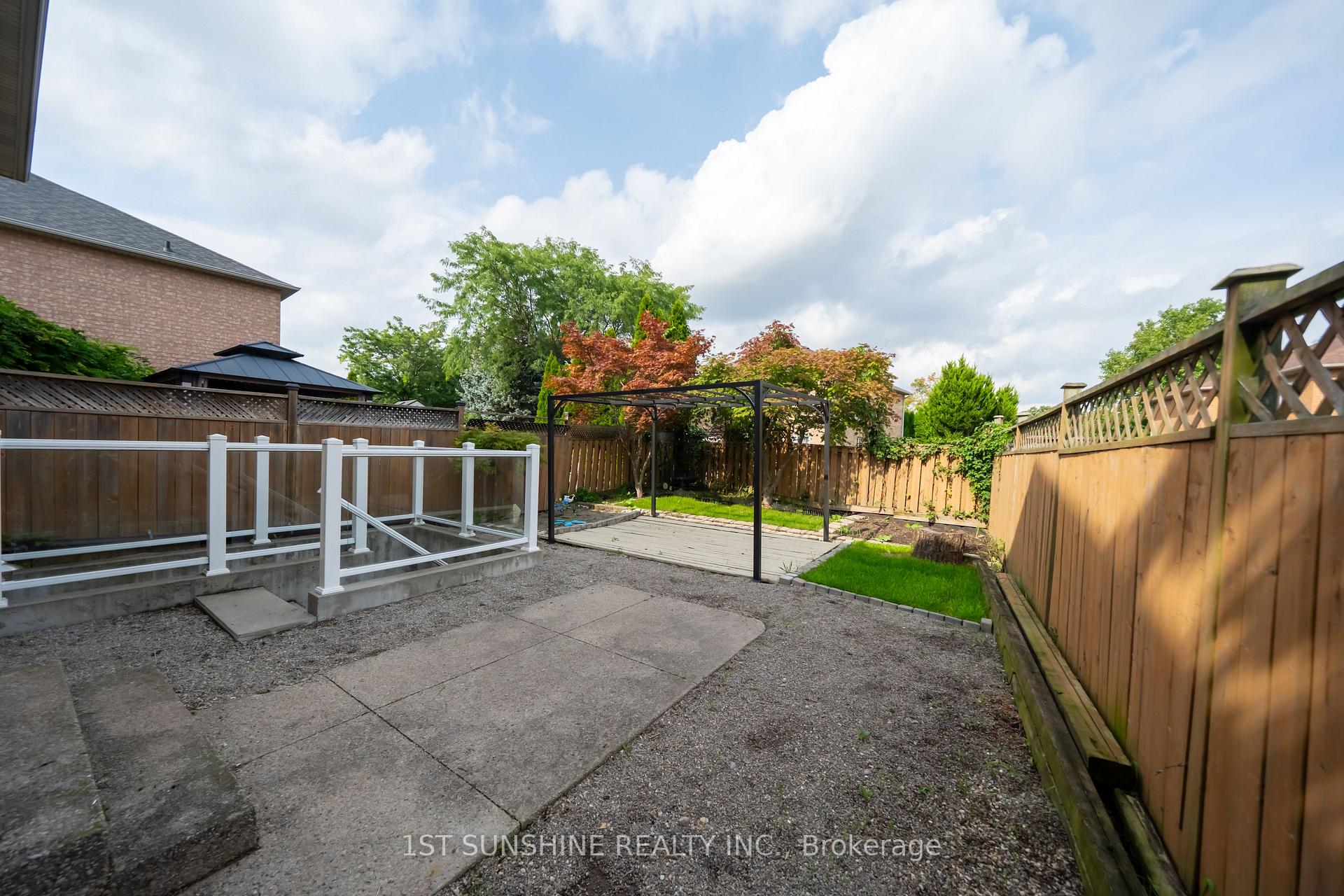 Photo 9 of 2031 Westree Drive, Oakville, West Oak Trails — HOMEH