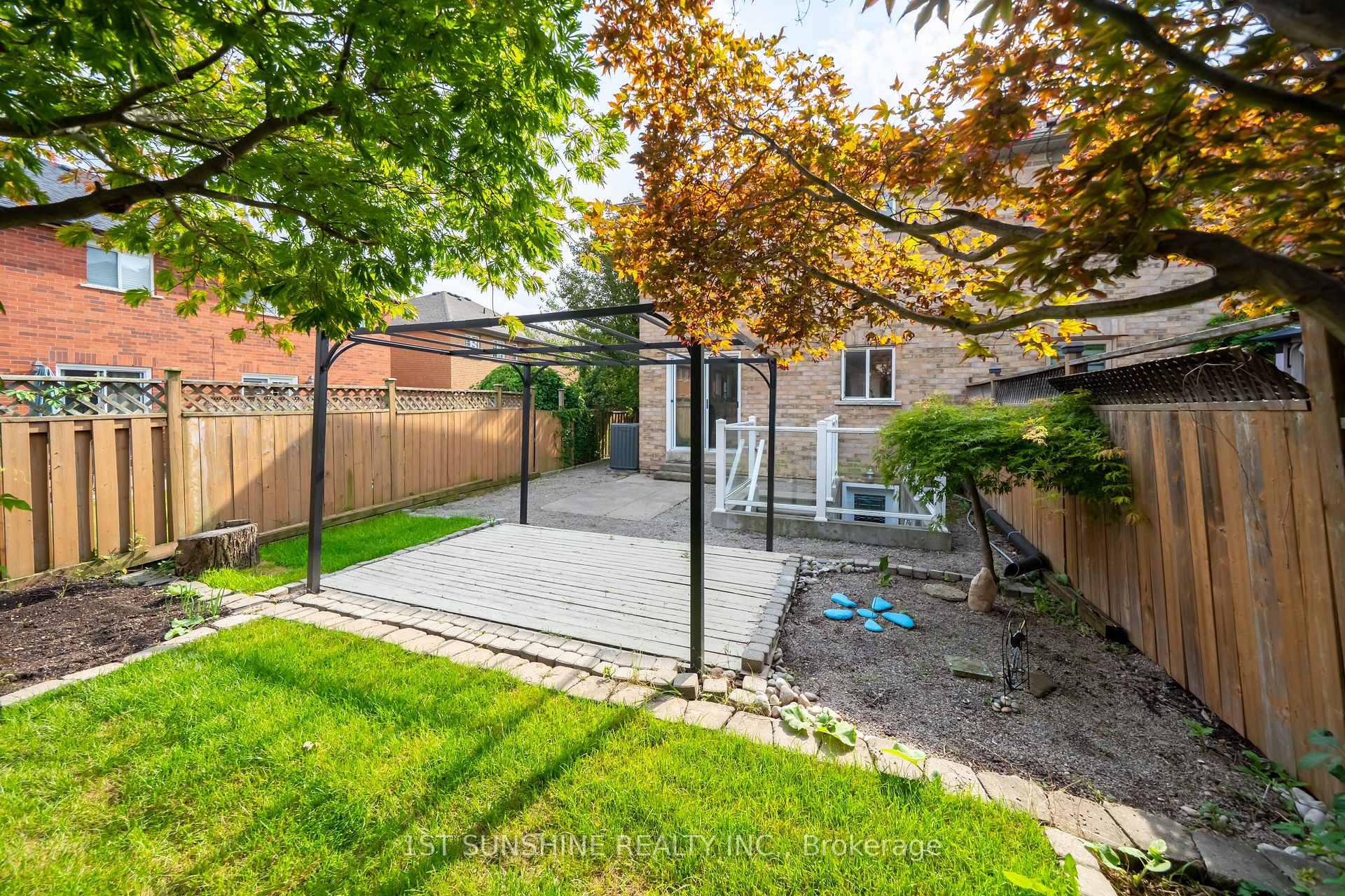 Photo 11 of 2031 Westree Drive, Oakville, West Oak Trails — HOMEH