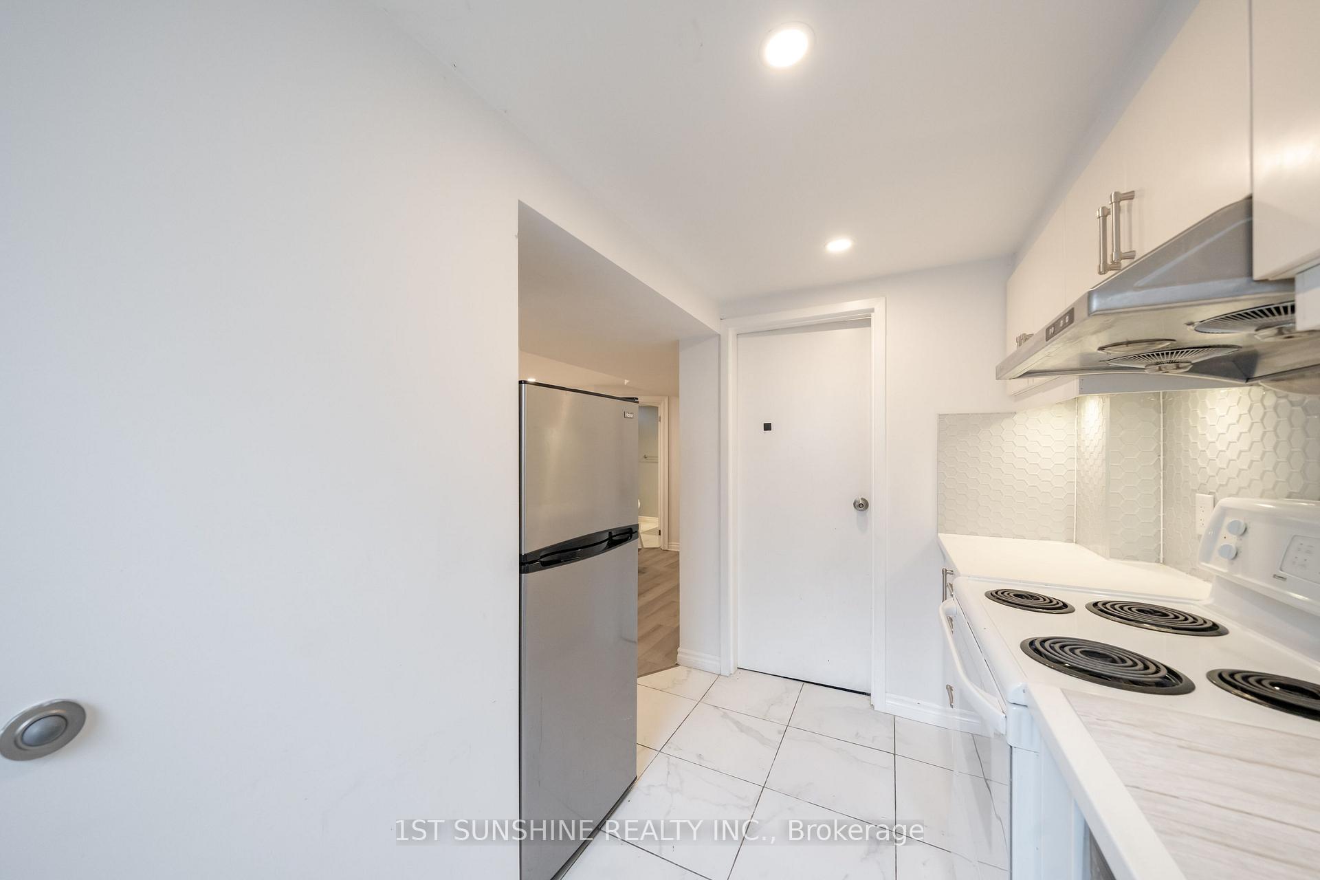 Photo 15 of 2031 Westree Drive, Oakville, West Oak Trails — HOMEH