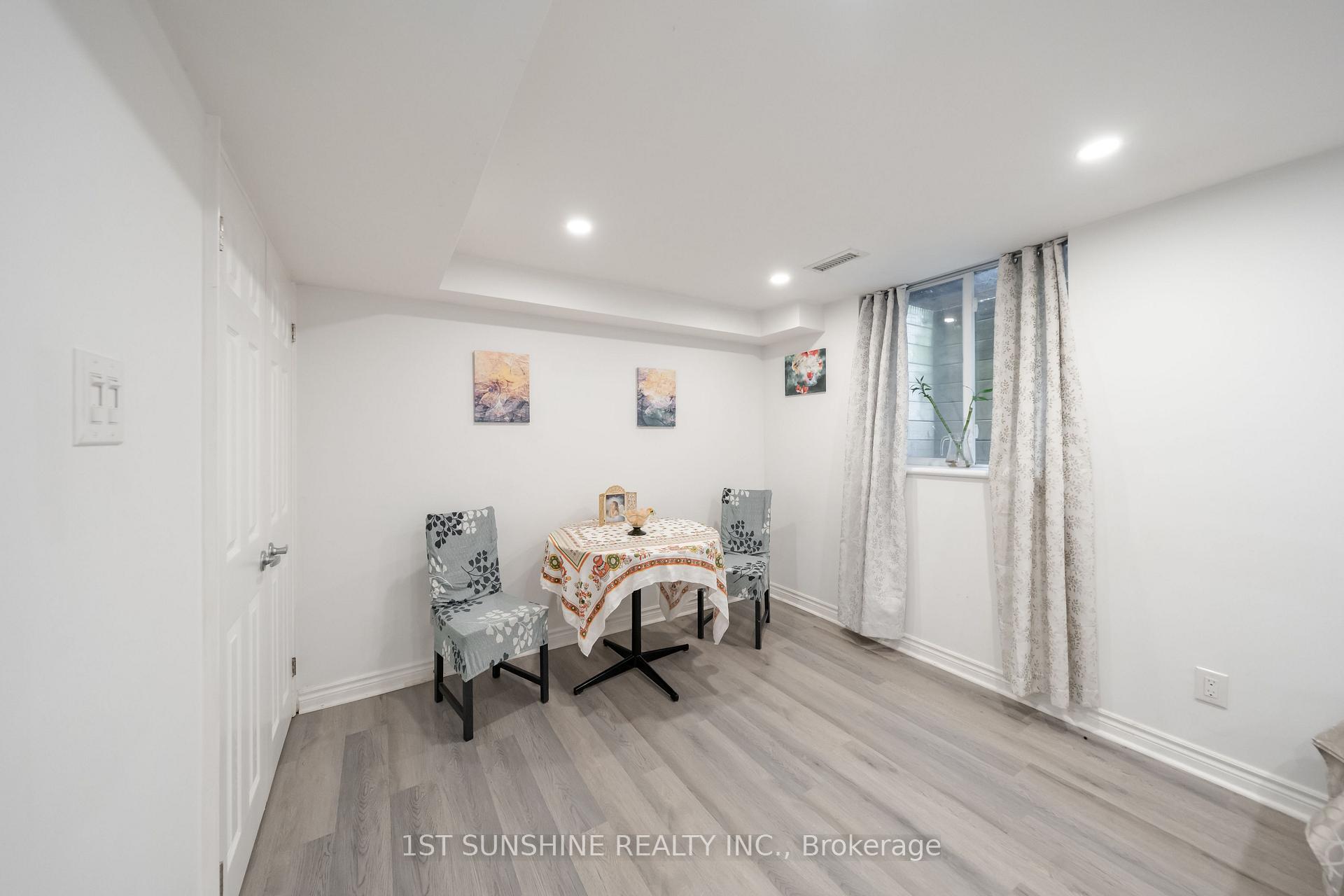 Photo 17 of 2031 Westree Drive, Oakville, West Oak Trails — HOMEH