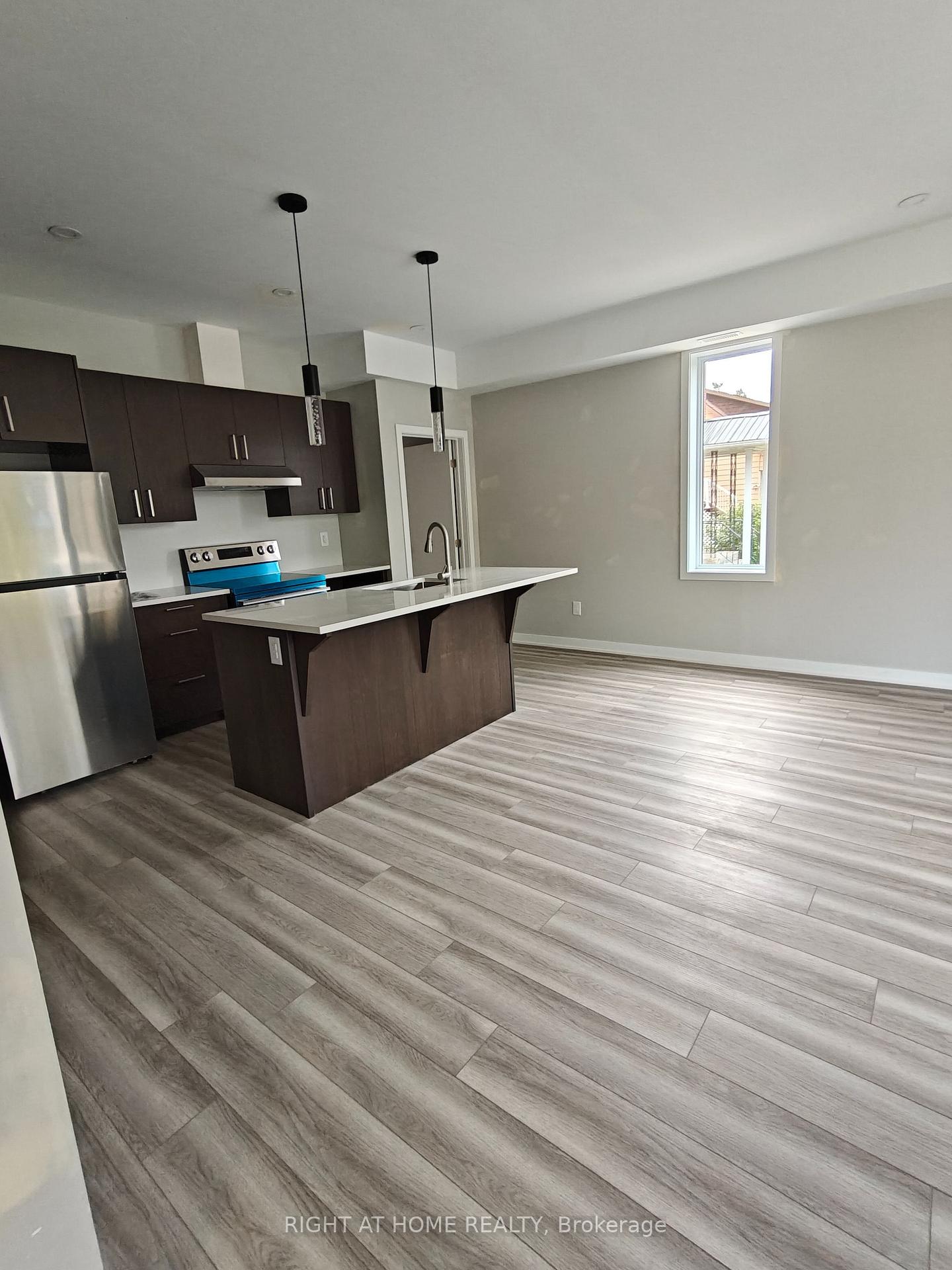 Photo 3 of Unit A, 1332 Thames Street, Ottawa, Carlington — HOMEH