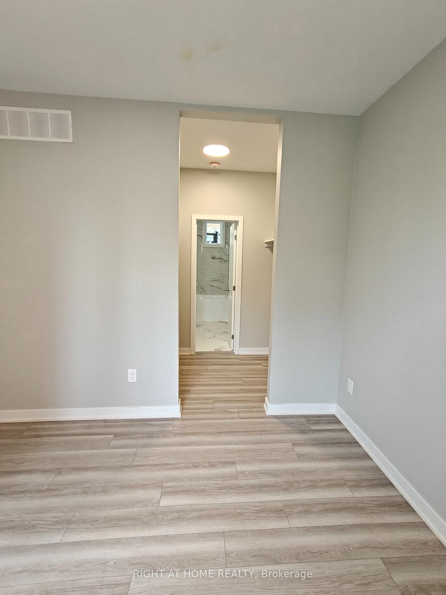 Photo 8 of Unit A, 1332 Thames Street, Ottawa, Carlington — HOMEH