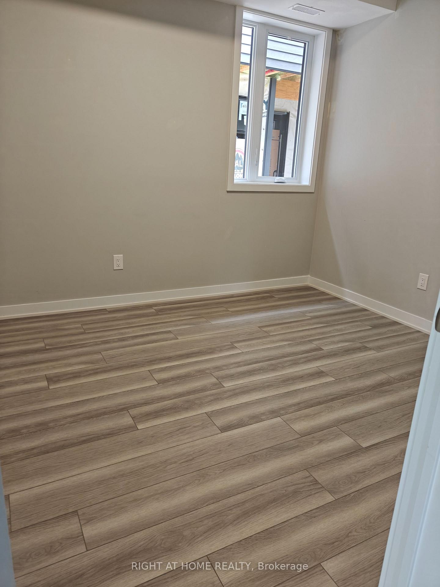 Photo 12 of Unit A, 1332 Thames Street, Ottawa, Carlington — HOMEH