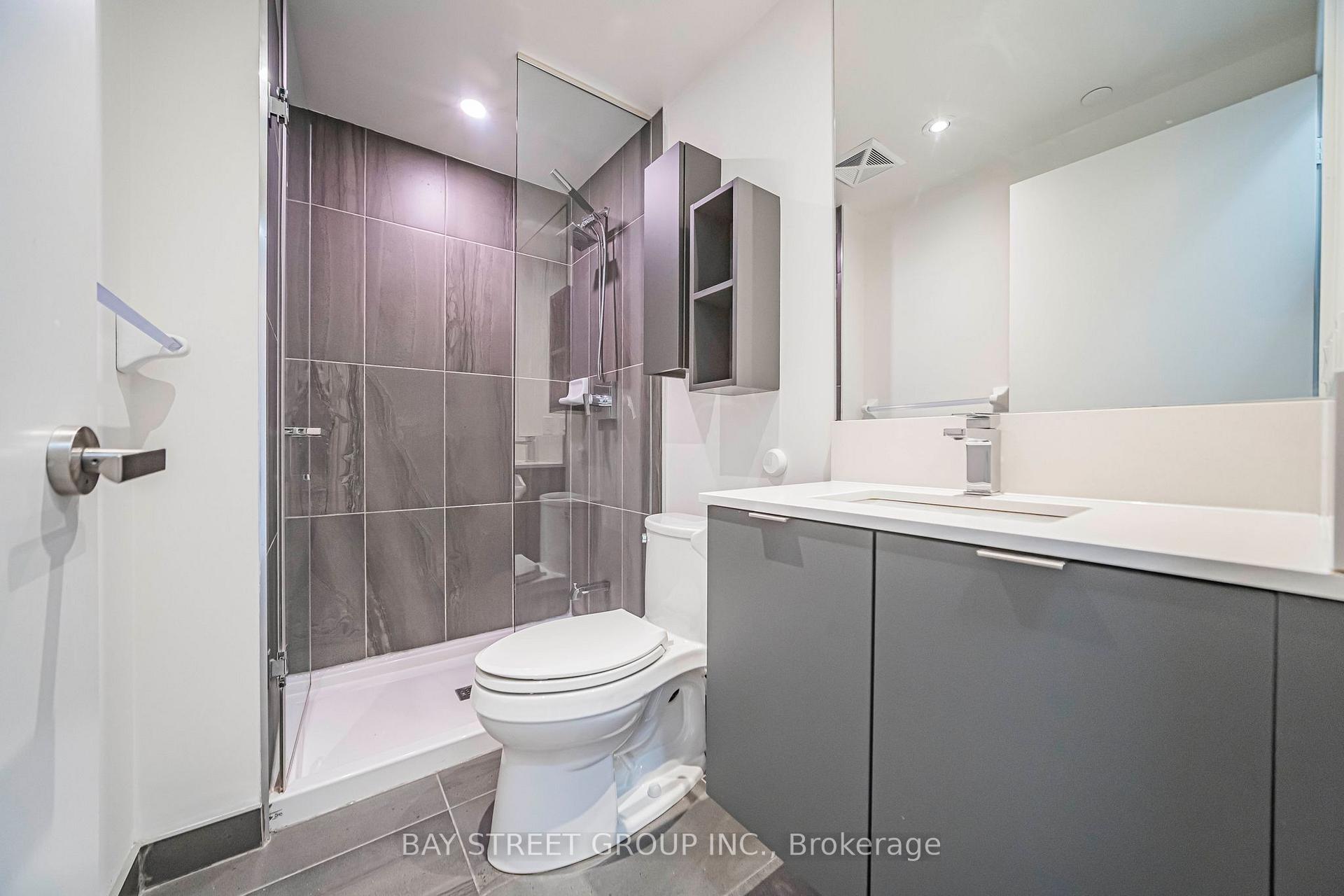 Photo 5 of Unit 2412, 195 Redpath Avenue, Toronto, Mount Pleasant West — HOMEH