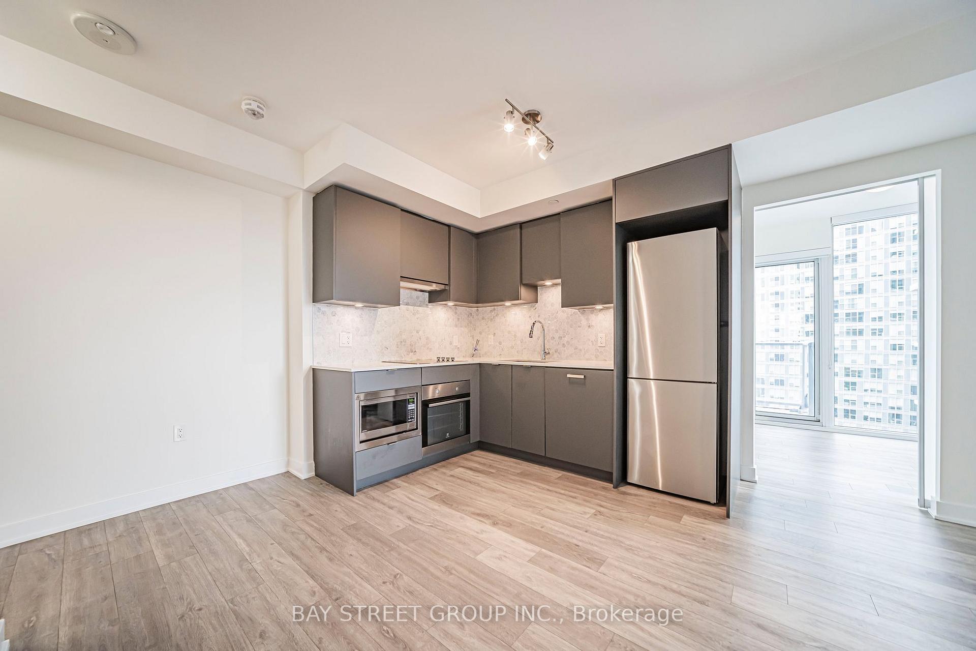 Photo 10 of Unit 2412, 195 Redpath Avenue, Toronto, Mount Pleasant West — HOMEH