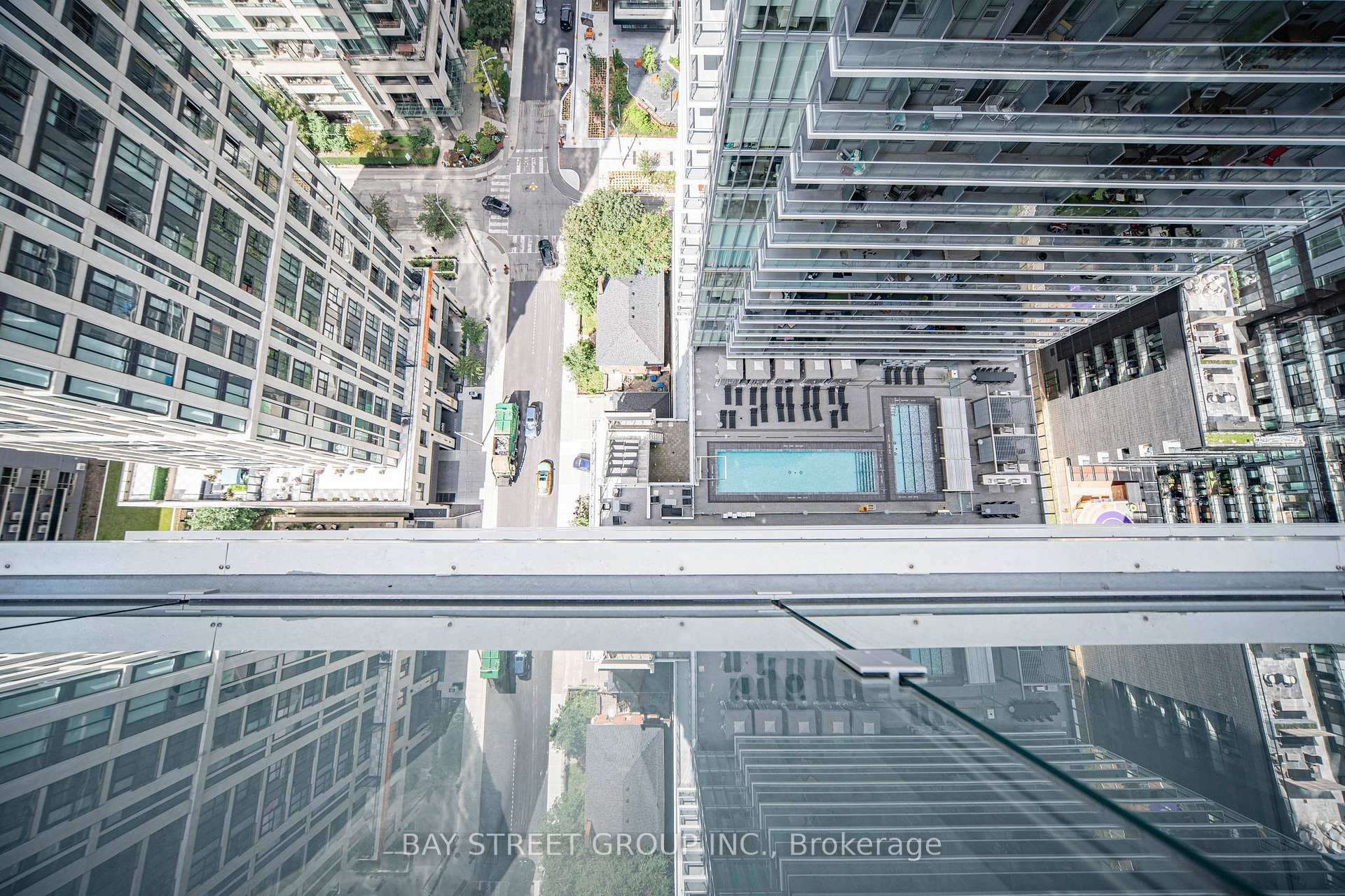 Photo 36 of Unit 2412, 195 Redpath Avenue, Toronto, Mount Pleasant West — HOMEH