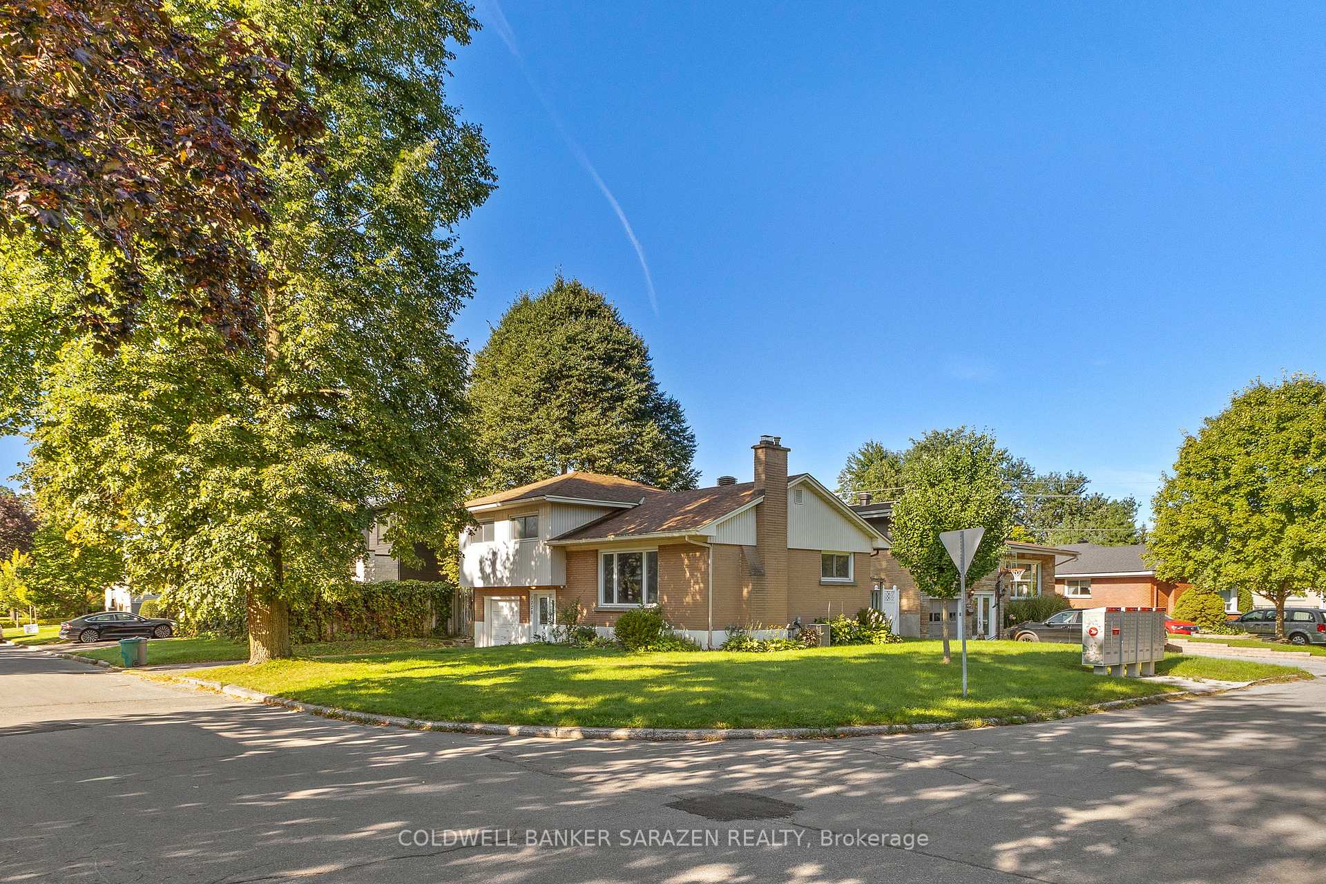 Photo 3 of 1220 Whitmore Avenue, Ottawa, Bel Air Heights — HOMEH