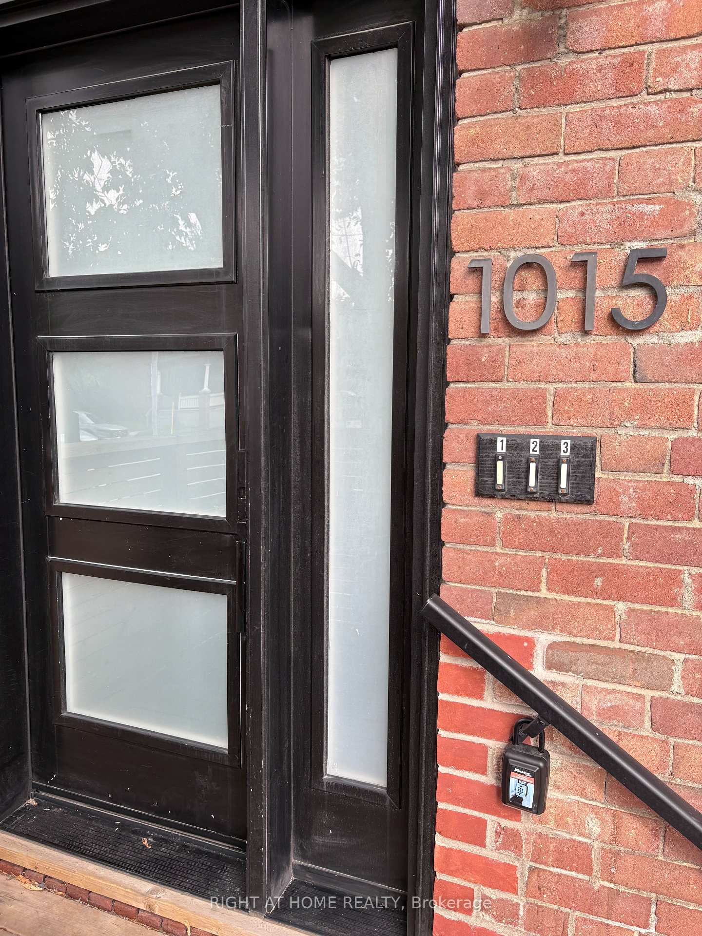 Photo 2 of Unit 2, 1015 Bathurst Street, Toronto, The Annex — HOMEH