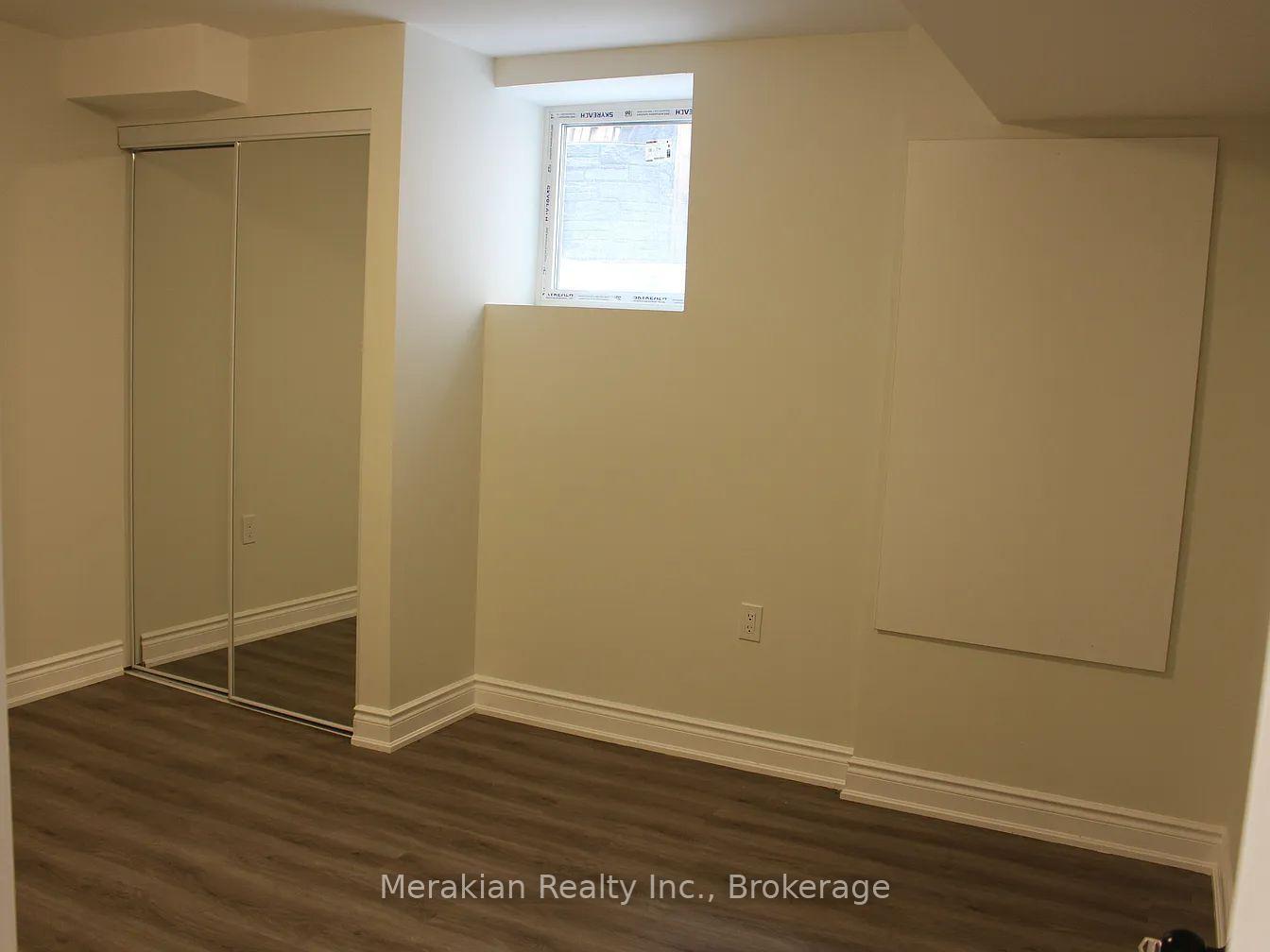 Photo 5 of 48 Mediterranean Crescent, Brampton, Bram West — HOMEH