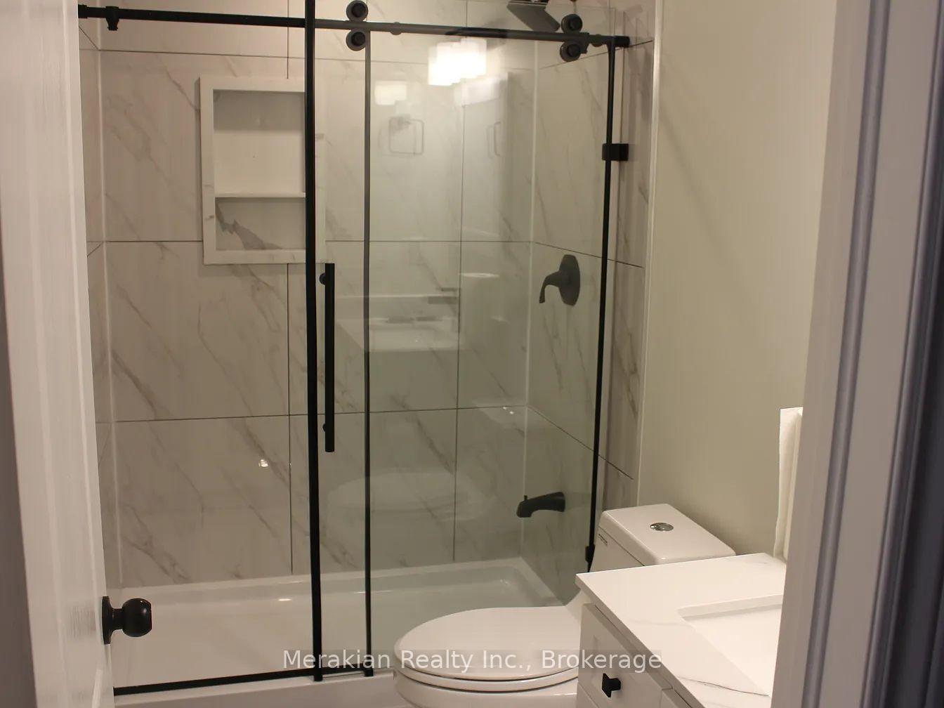 Photo 6 of 48 Mediterranean Crescent, Brampton, Bram West — HOMEH