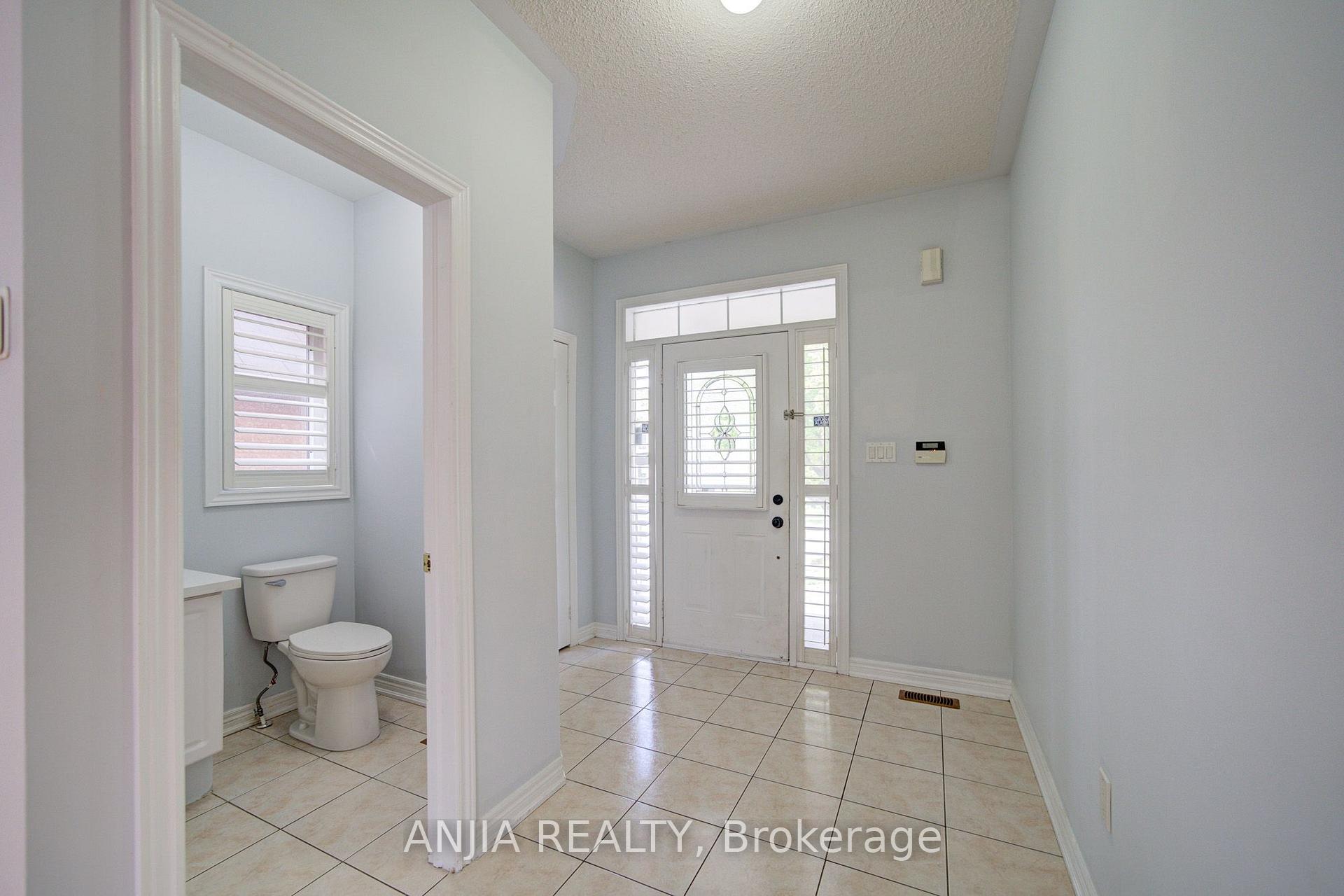 Photo 7 of 74 Batchford Crescent, Markham, Box Grove — HOMEH