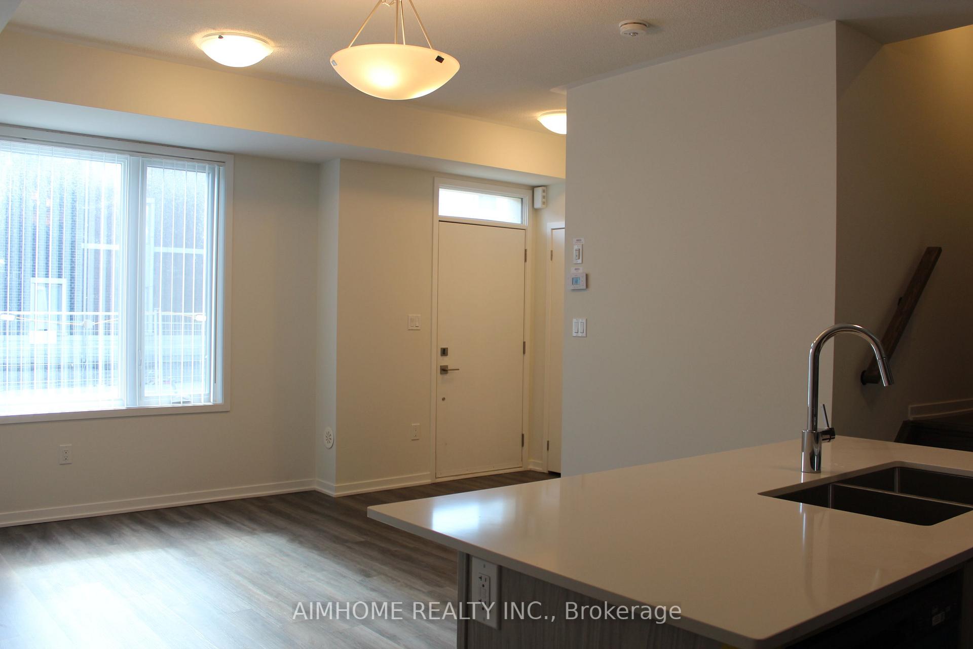 Photo 6 of Unit Th375, 80 Honeycrisp Crescent, Vaughan, Vaughan Corporate Centre — HOMEH