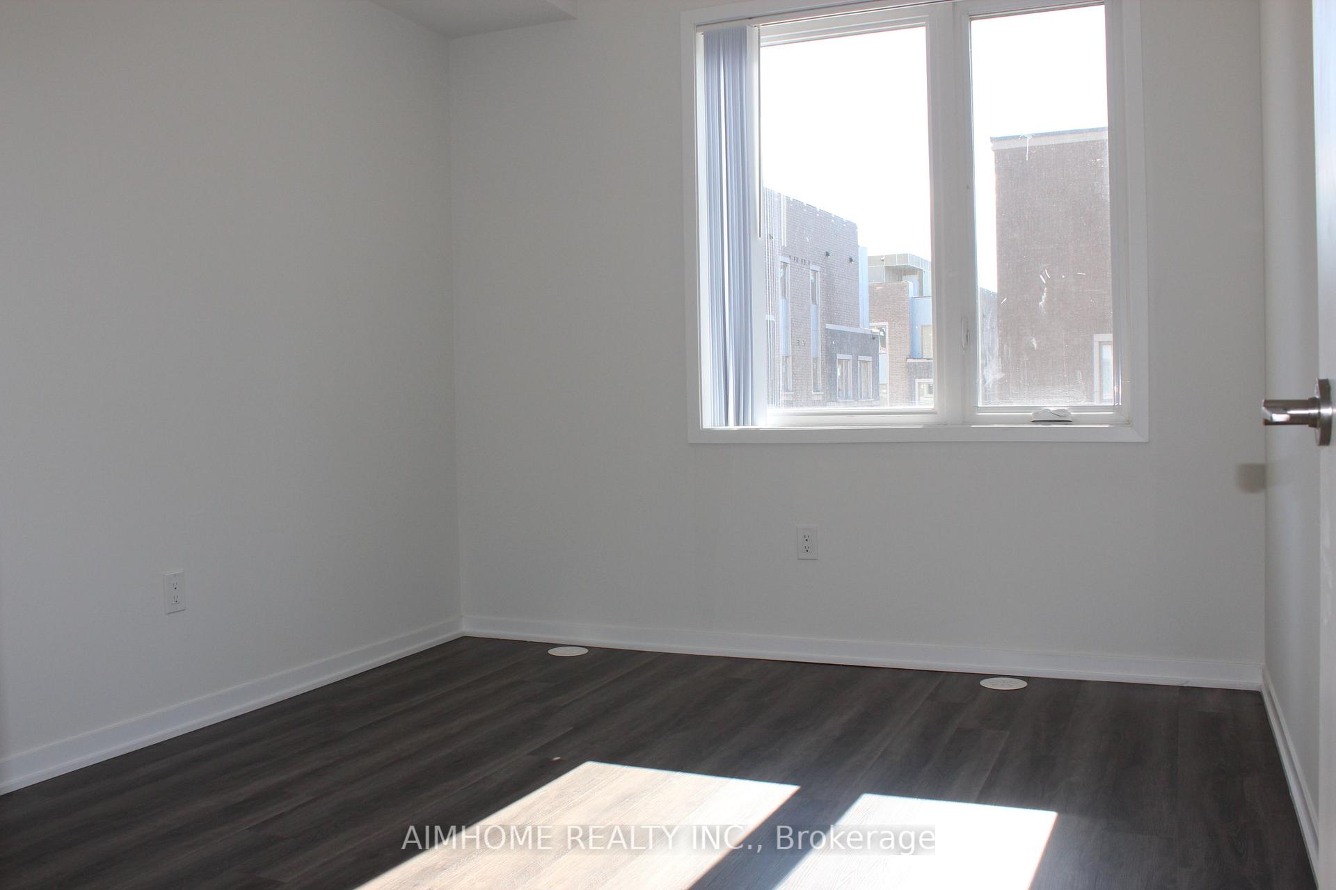 Photo 9 of Unit Th375, 80 Honeycrisp Crescent, Vaughan, Vaughan Corporate Centre — HOMEH