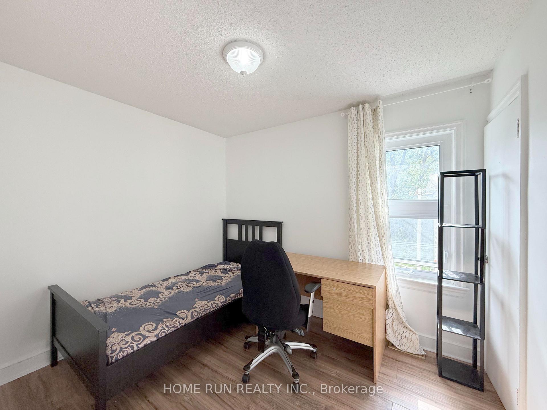 Photo 10 of 68 Meadowlands Drive W, Ottawa, Meadowlands/Crestview — HOMEH