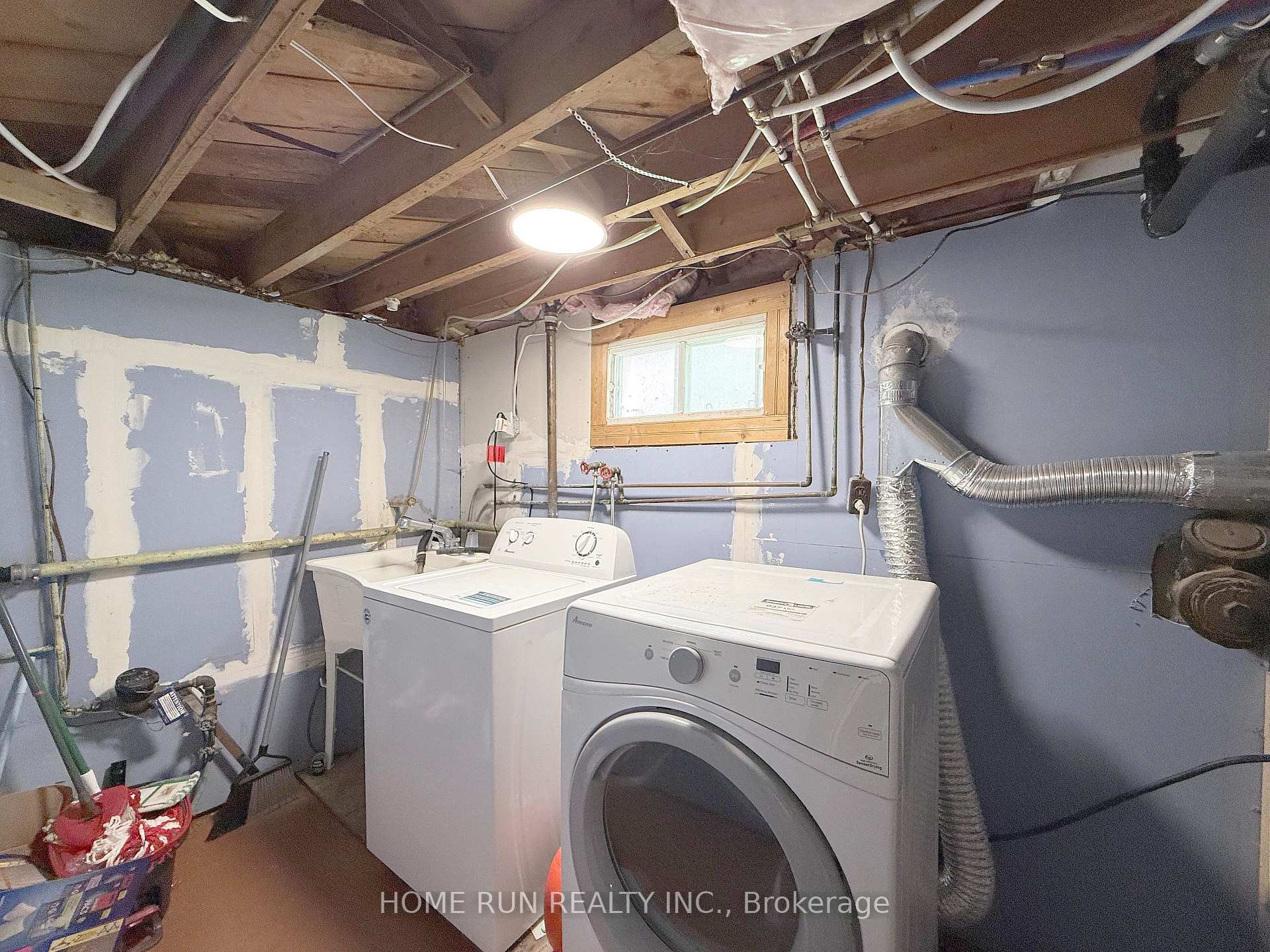 Photo 13 of 68 Meadowlands Drive W, Ottawa, Meadowlands/Crestview — HOMEH