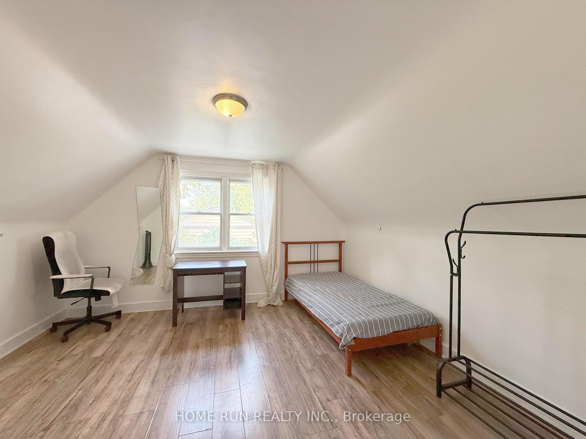Photo 16 of 68 Meadowlands Drive W, Ottawa, Meadowlands/Crestview — HOMEH