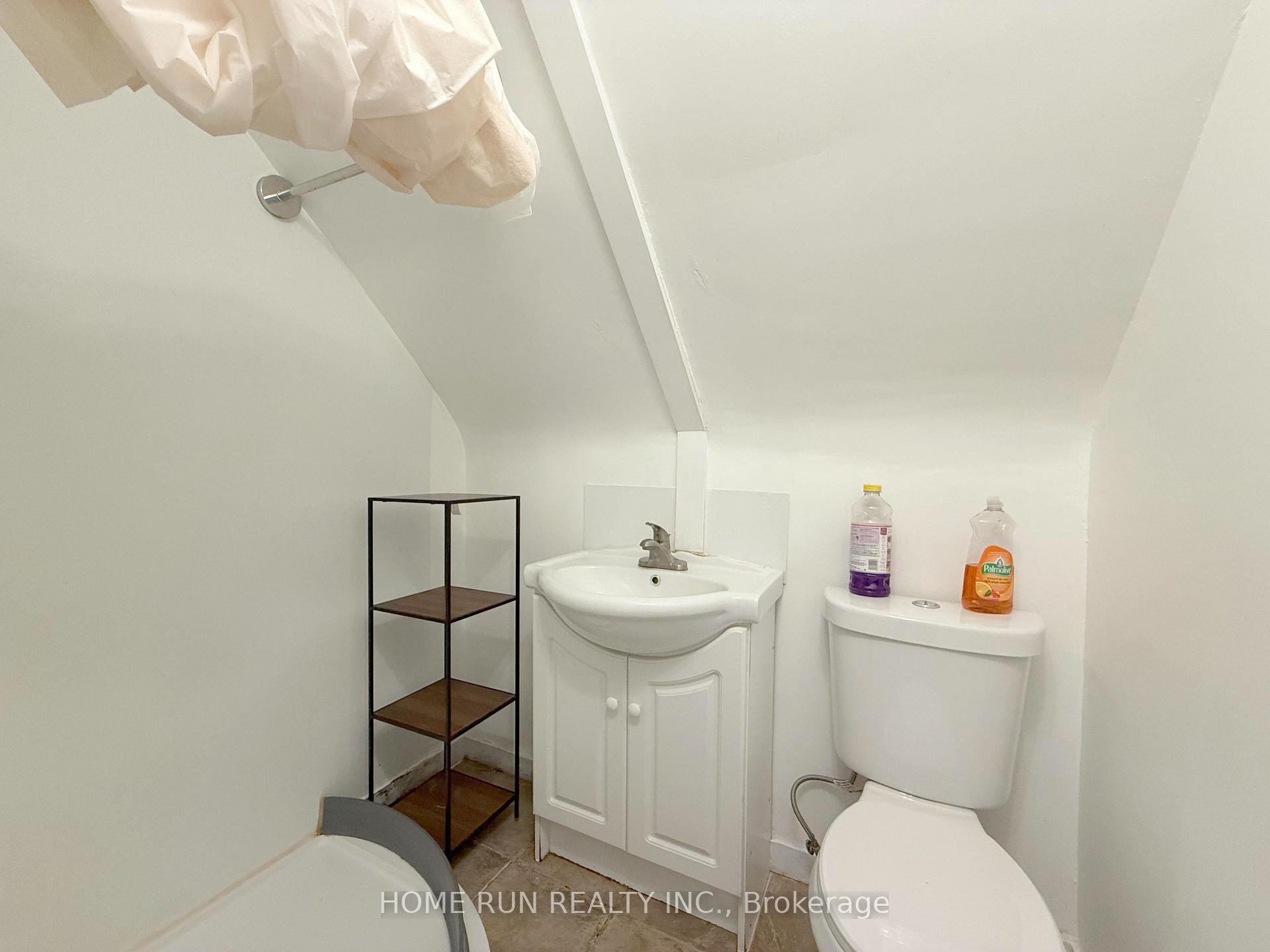 Photo 17 of 68 Meadowlands Drive W, Ottawa, Meadowlands/Crestview — HOMEH