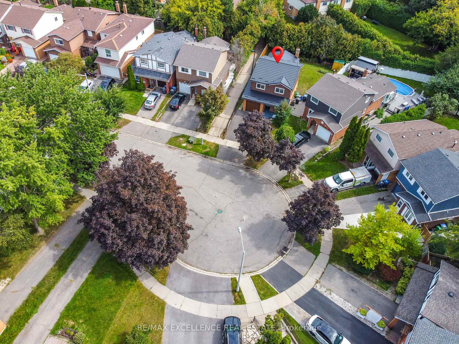 Photo 2 of 114 Elderwood Place, Brampton, Brampton North — HOMEH