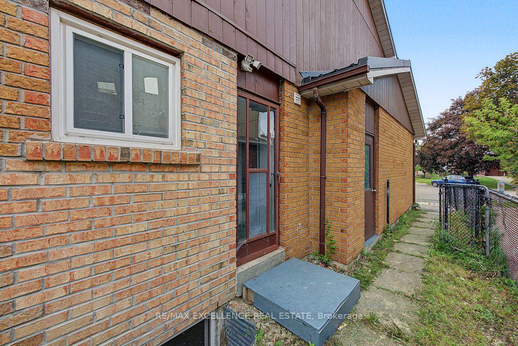 Photo 25 of 114 Elderwood Place, Brampton, Brampton North — HOMEH