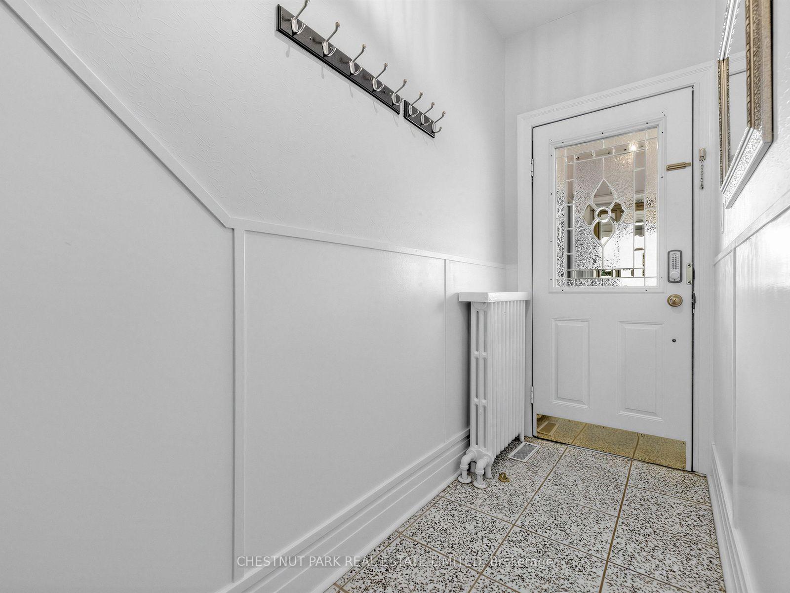 Photo 4 of 464 Montrose Avenue, Toronto, Palmerston-Little Italy — HOMEH