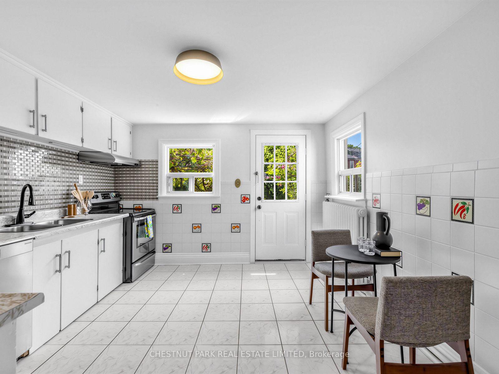 Photo 12 of 464 Montrose Avenue, Toronto, Palmerston-Little Italy — HOMEH