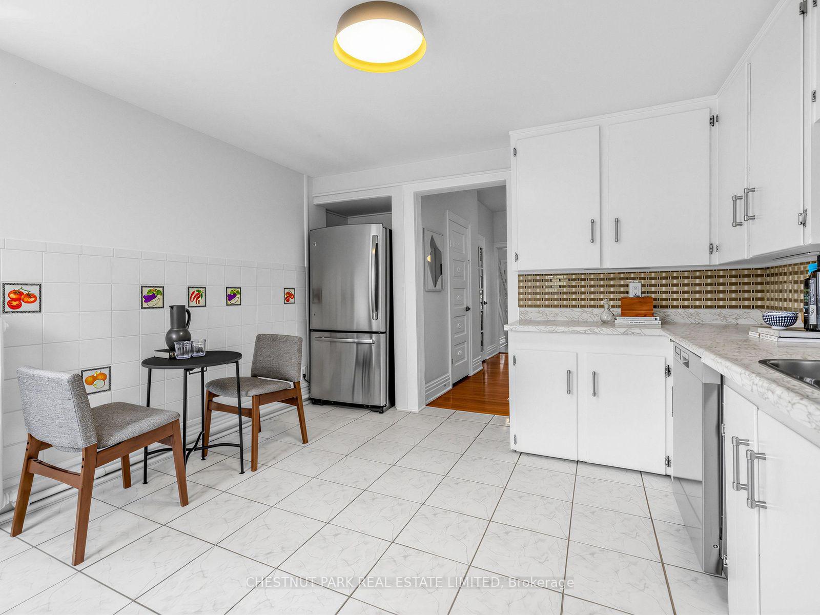 Photo 14 of 464 Montrose Avenue, Toronto, Palmerston-Little Italy — HOMEH