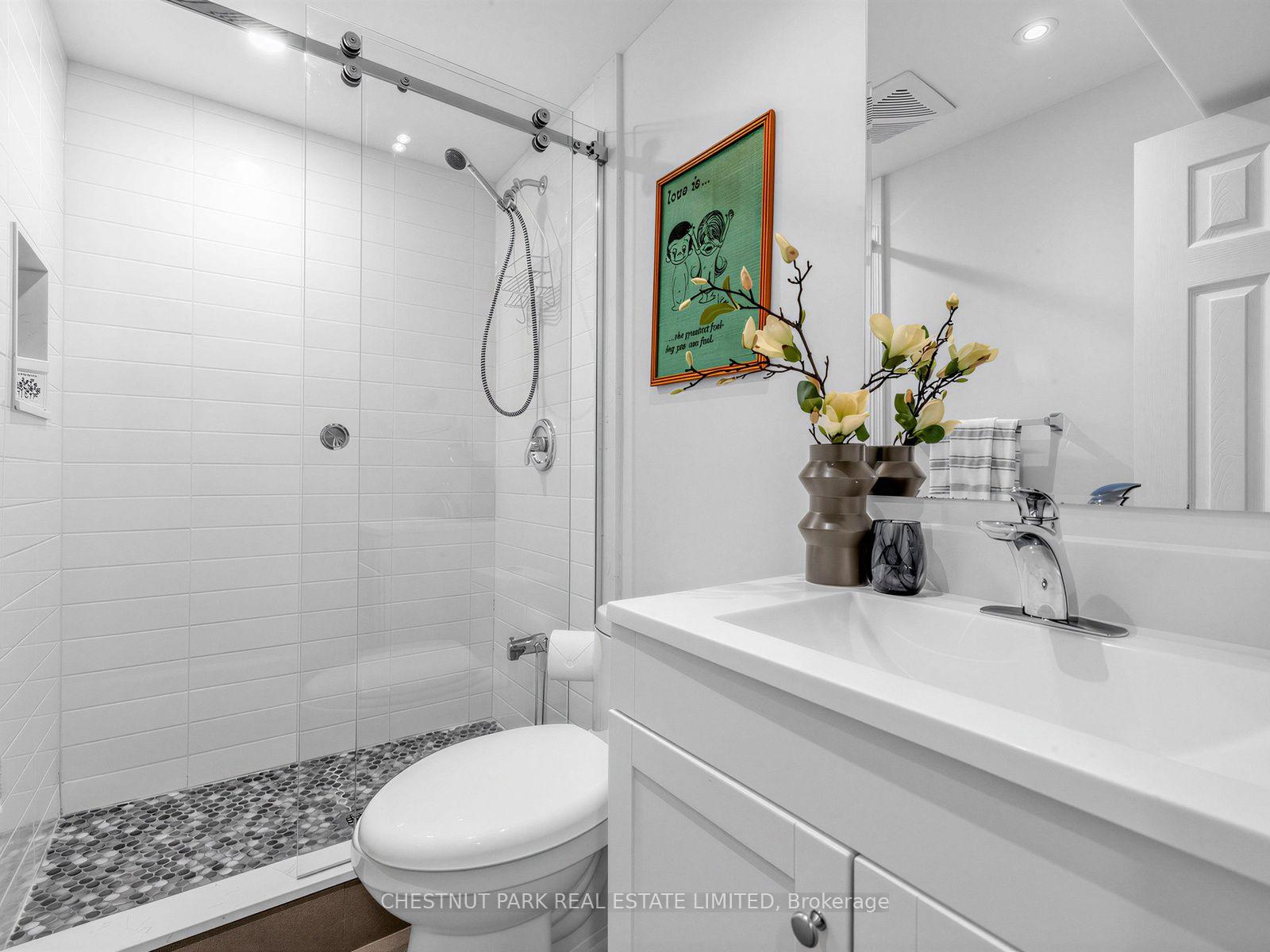 Photo 26 of 464 Montrose Avenue, Toronto, Palmerston-Little Italy — HOMEH